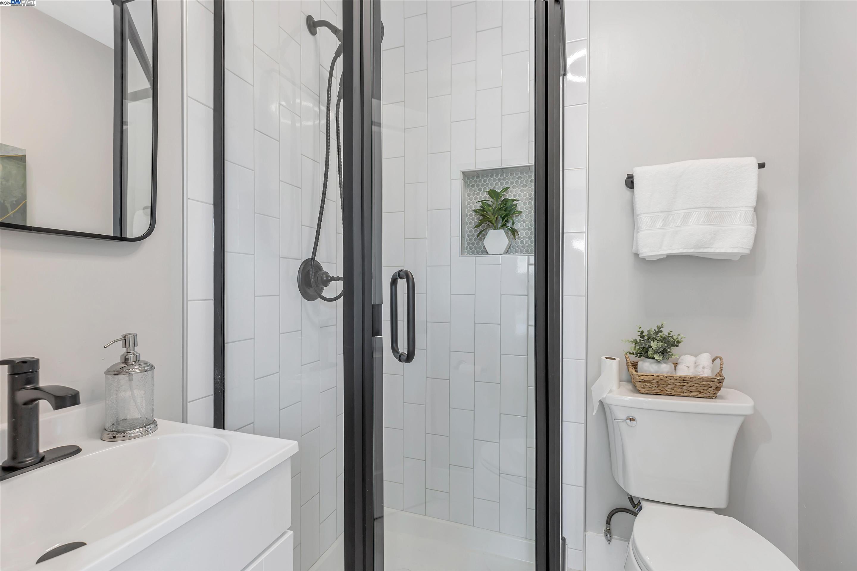 Detail Gallery Image 21 of 35 For 5286 Belvedere Street, Oakland,  CA 94601-5425 - – Beds | – Baths