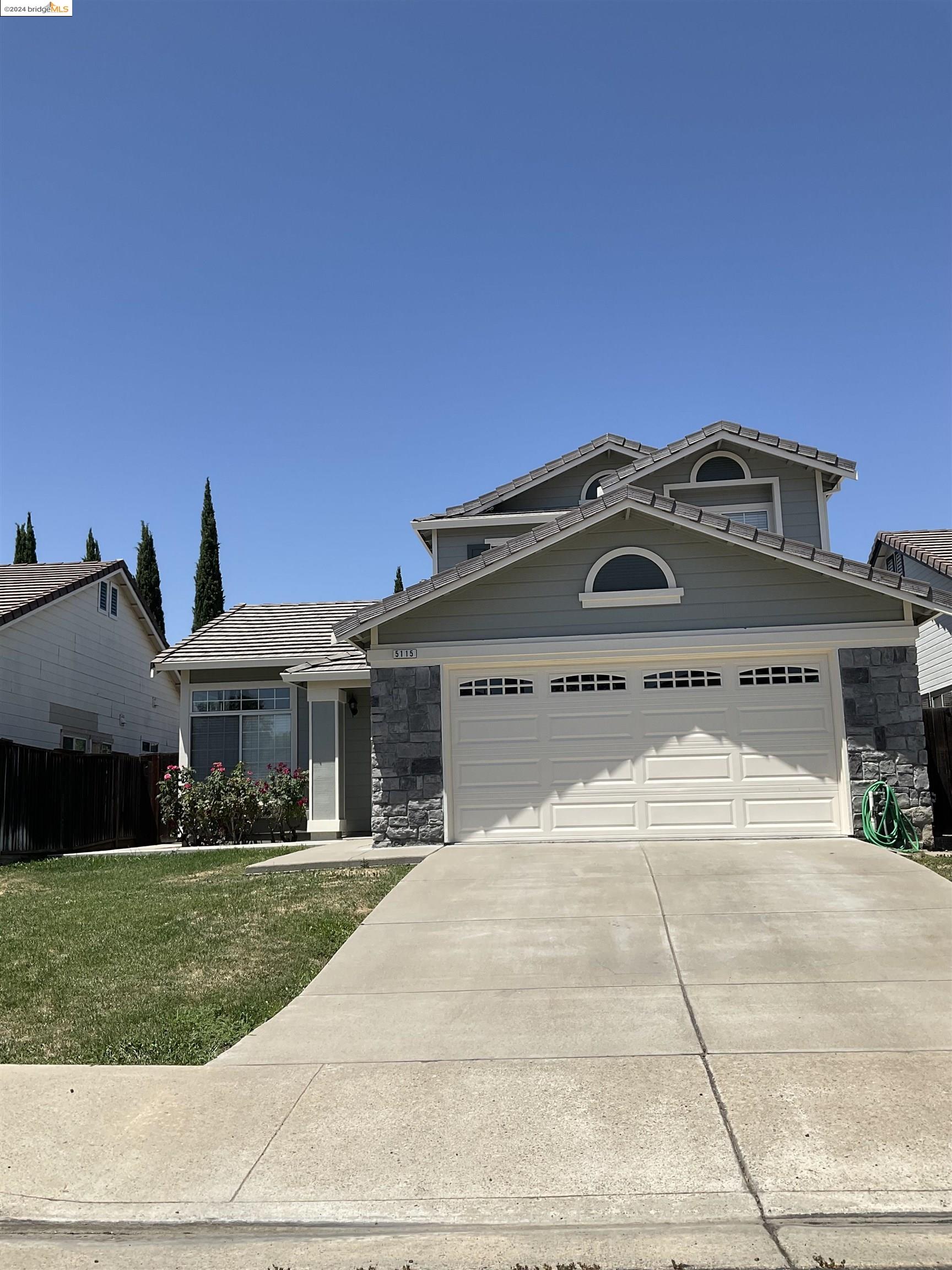 Detail Gallery Image 1 of 1 For 5115 Longdale Ct., Antioch,  CA 94531 - 4 Beds | 2/1 Baths