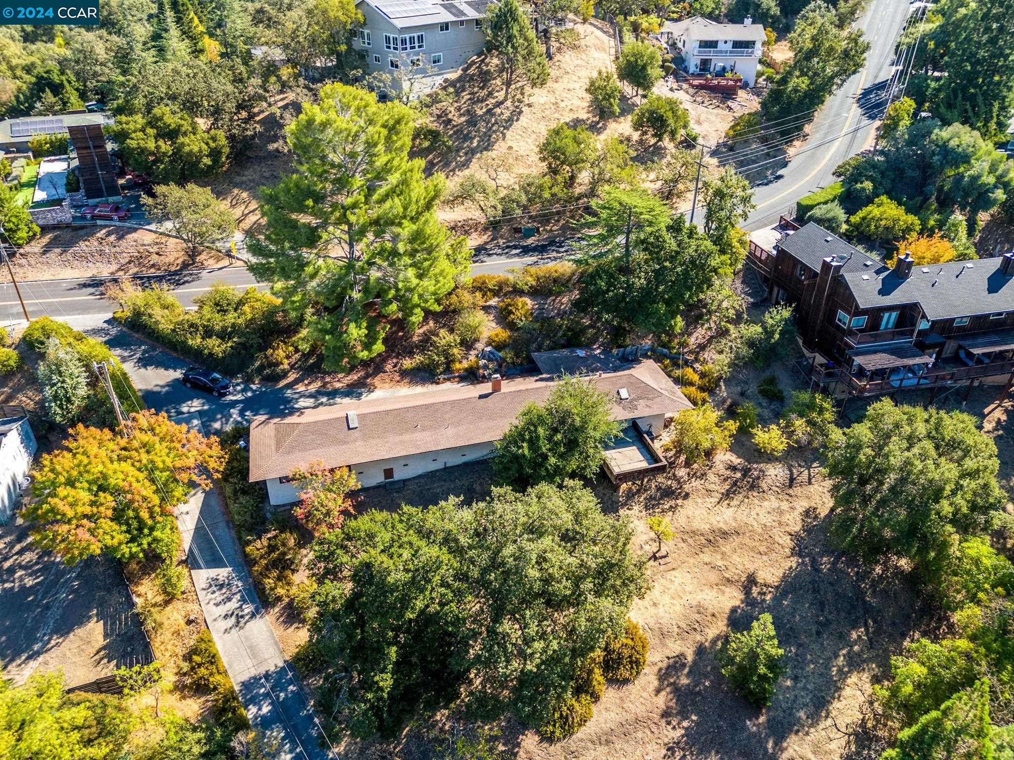 Detail Gallery Image 12 of 17 For 144 Castle Crest Rd, Alamo,  CA 94507 - 3 Beds | 1/1 Baths