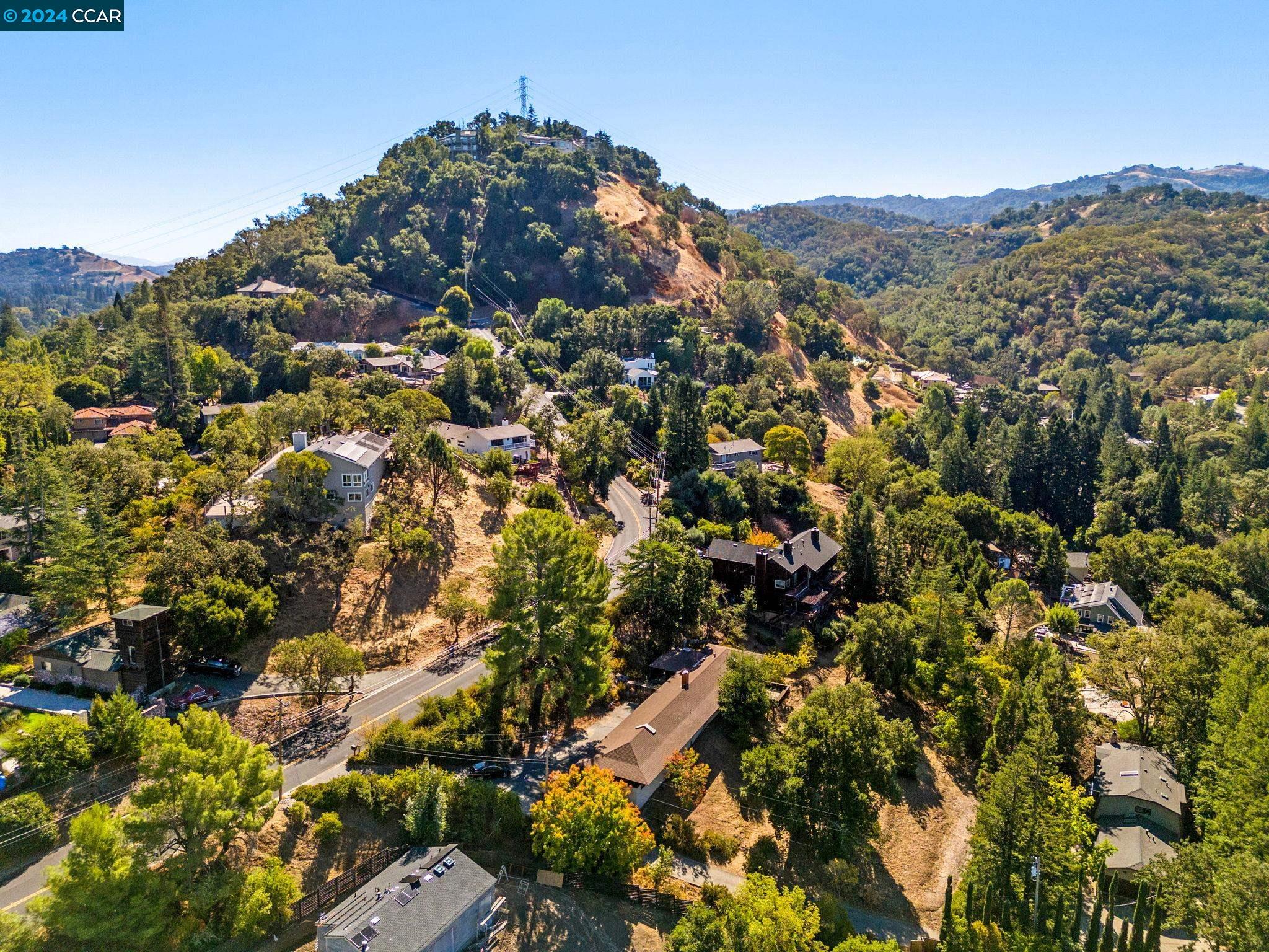 Detail Gallery Image 13 of 17 For 144 Castle Crest Rd, Alamo,  CA 94507 - 3 Beds | 1/1 Baths