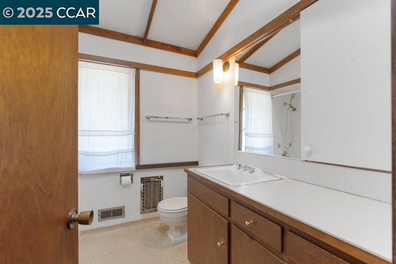 Detail Gallery Image 14 of 17 For 144 Castle Crest Rd, Alamo,  CA 94507 - 3 Beds | 1/1 Baths