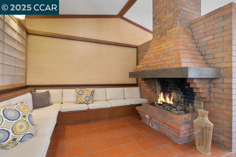 Detail Gallery Image 9 of 17 For 144 Castle Crest Rd, Alamo,  CA 94507 - 3 Beds | 1/1 Baths