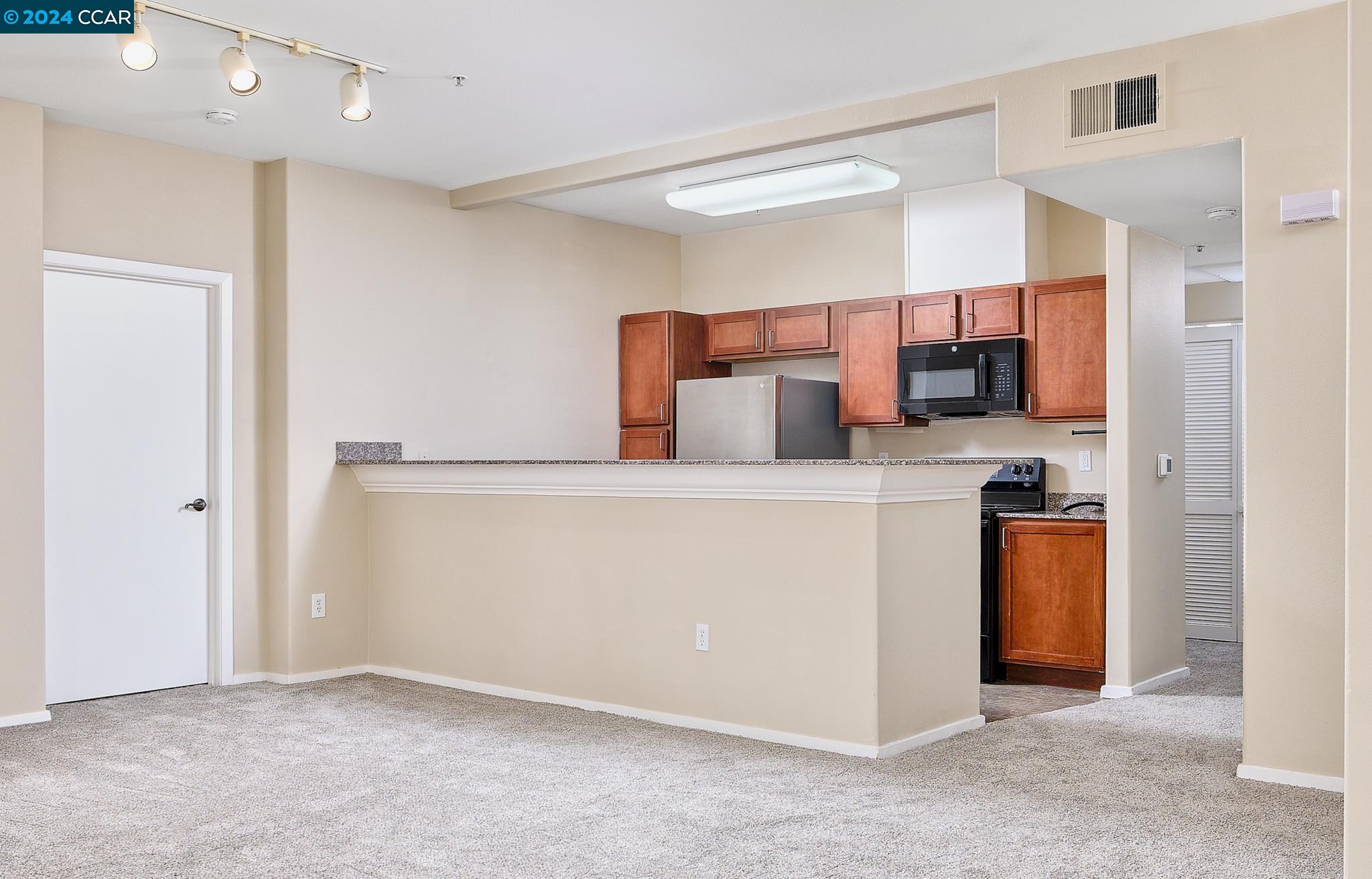 Detail Gallery Image 7 of 19 For 4200 E Commerce Way #714,  Sacramento,  CA 95834 - 2 Beds | 2 Baths