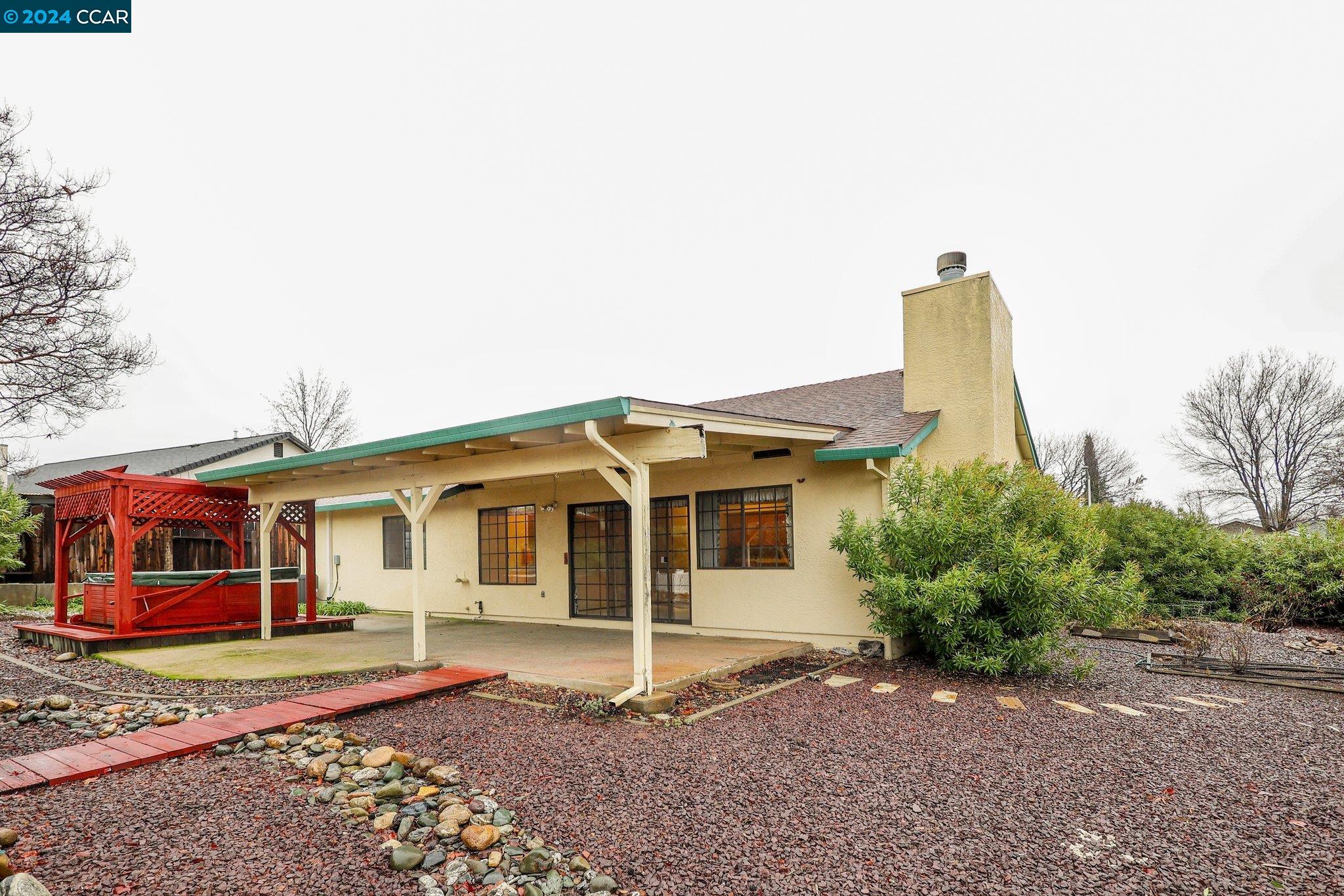 Detail Gallery Image 23 of 32 For 2124 Hacienda St, Redding,  CA 96003 - 3 Beds | 2 Baths