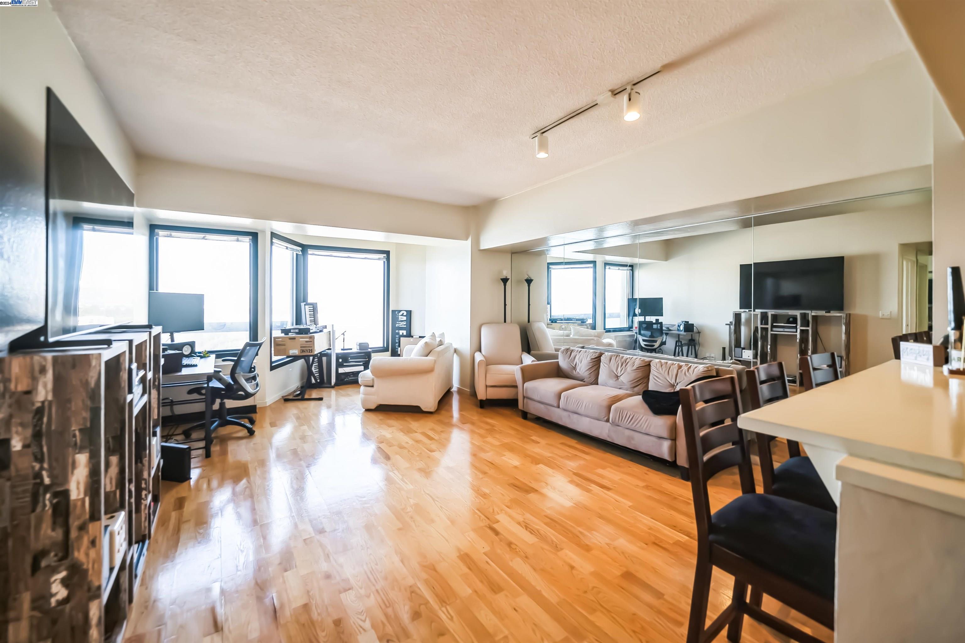 Photo #2: 41079887 Listing 