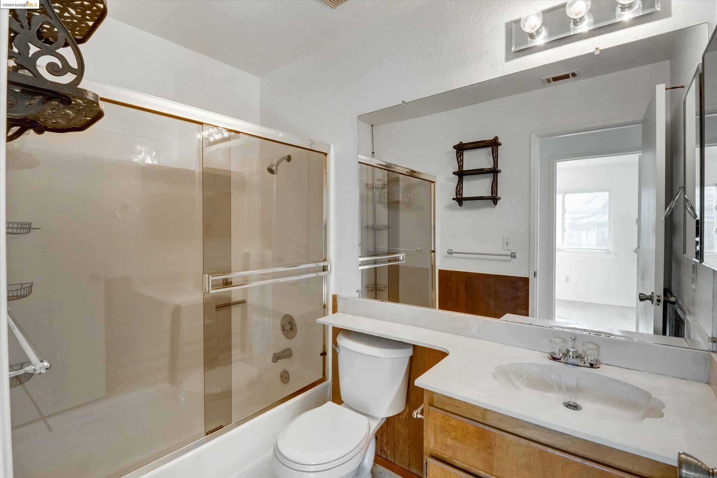 Detail Gallery Image 9 of 15 For 5225 Teresa Court, Oakley,  CA 94561-1629 - 4 Beds | 2 Baths