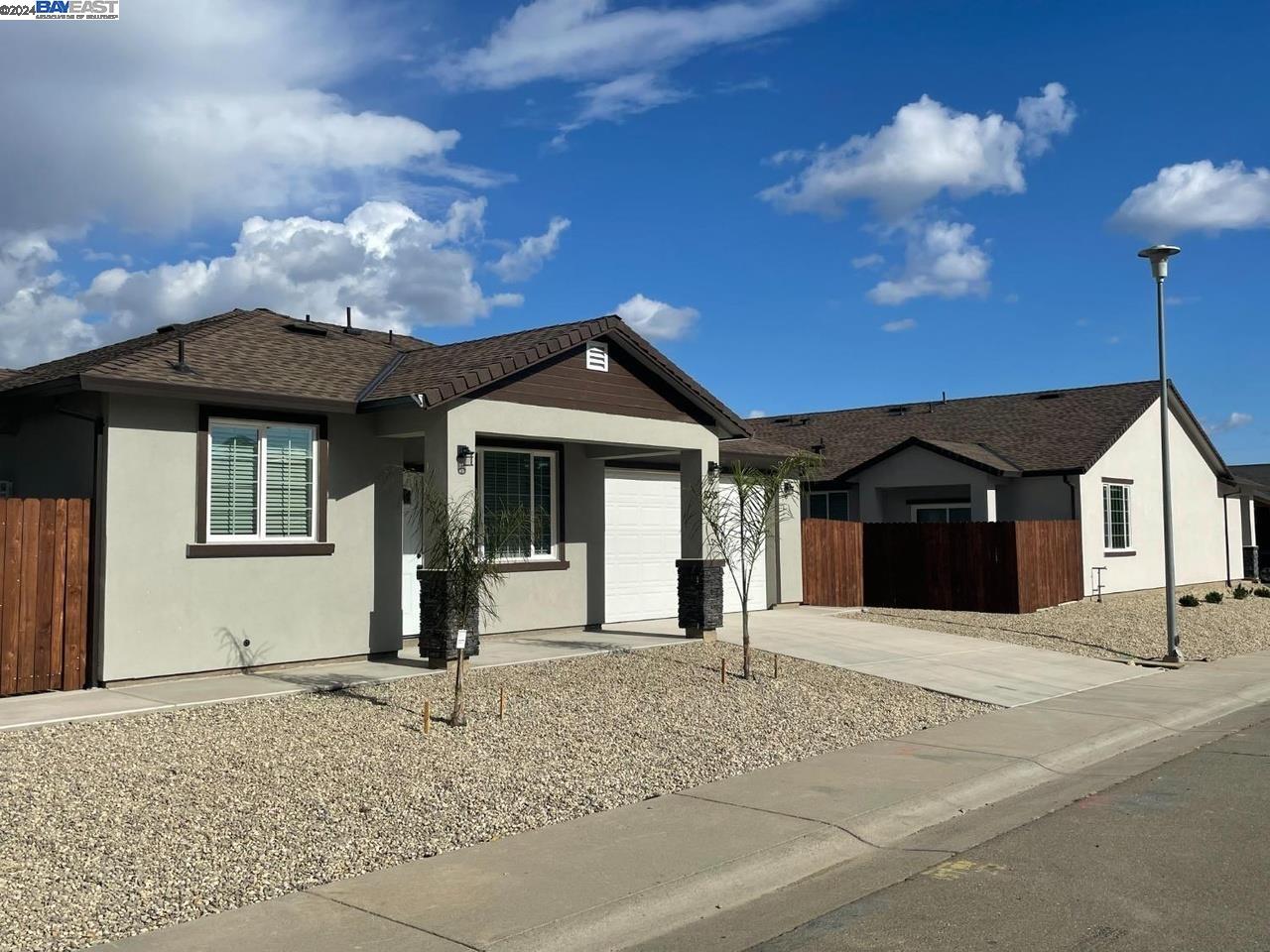 Detail Gallery Image 1 of 1 For 901 Rio Robles Ave, Sacramento,  CA 95838 - 6 Beds | 4 Baths