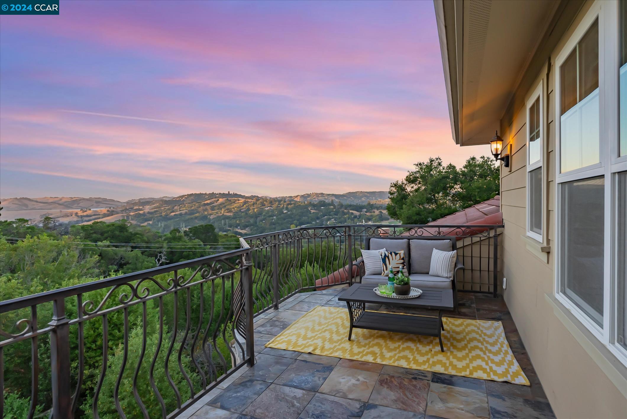 Detail Gallery Image 1 of 1 For 211 Canon Dr, Orinda,  CA 94563 - 4 Beds | 4 Baths