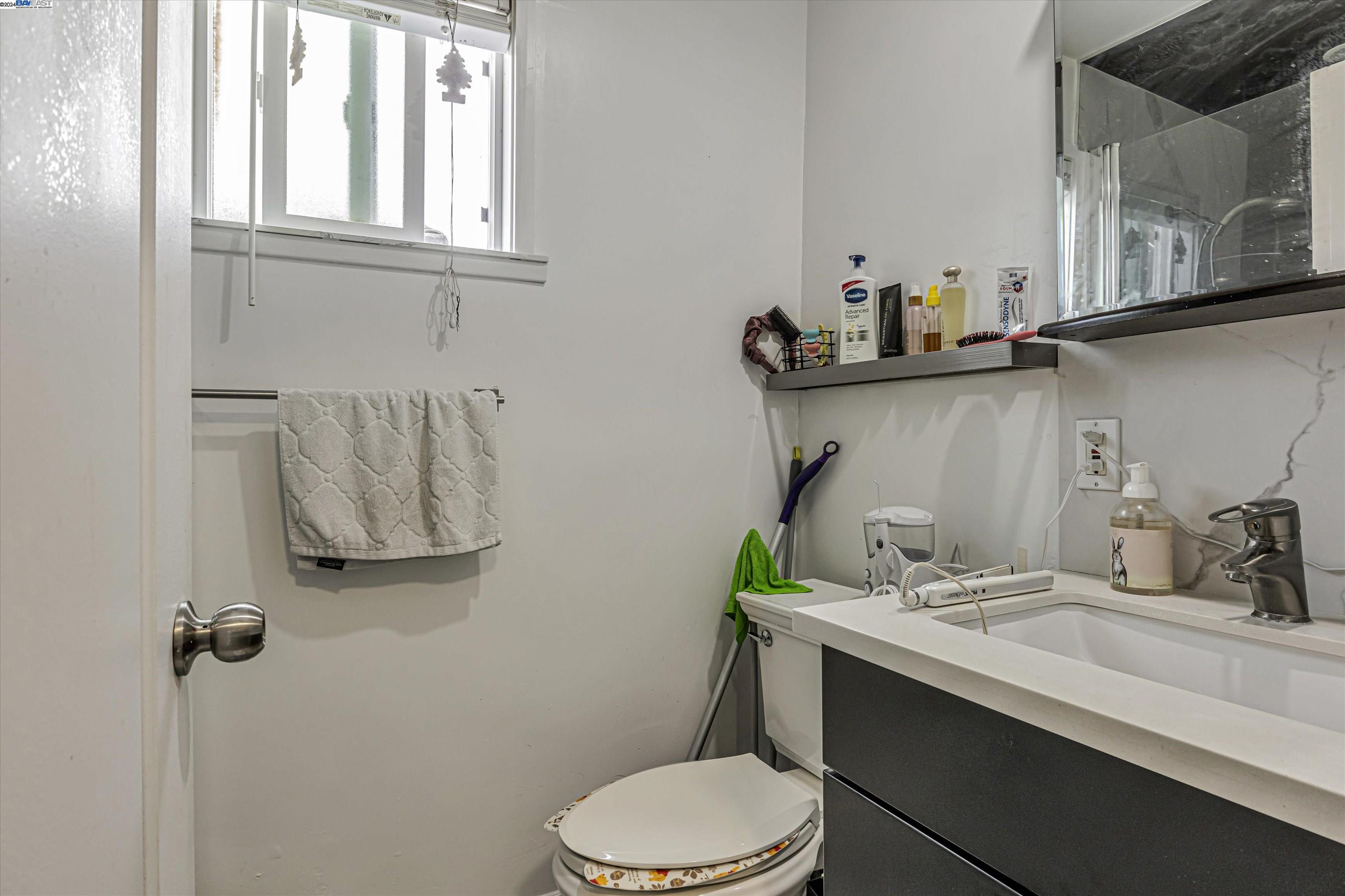 Detail Gallery Image 23 of 35 For 15540 Hesperian Blvd, San Lorenzo,  CA 94580 - – Beds | – Baths