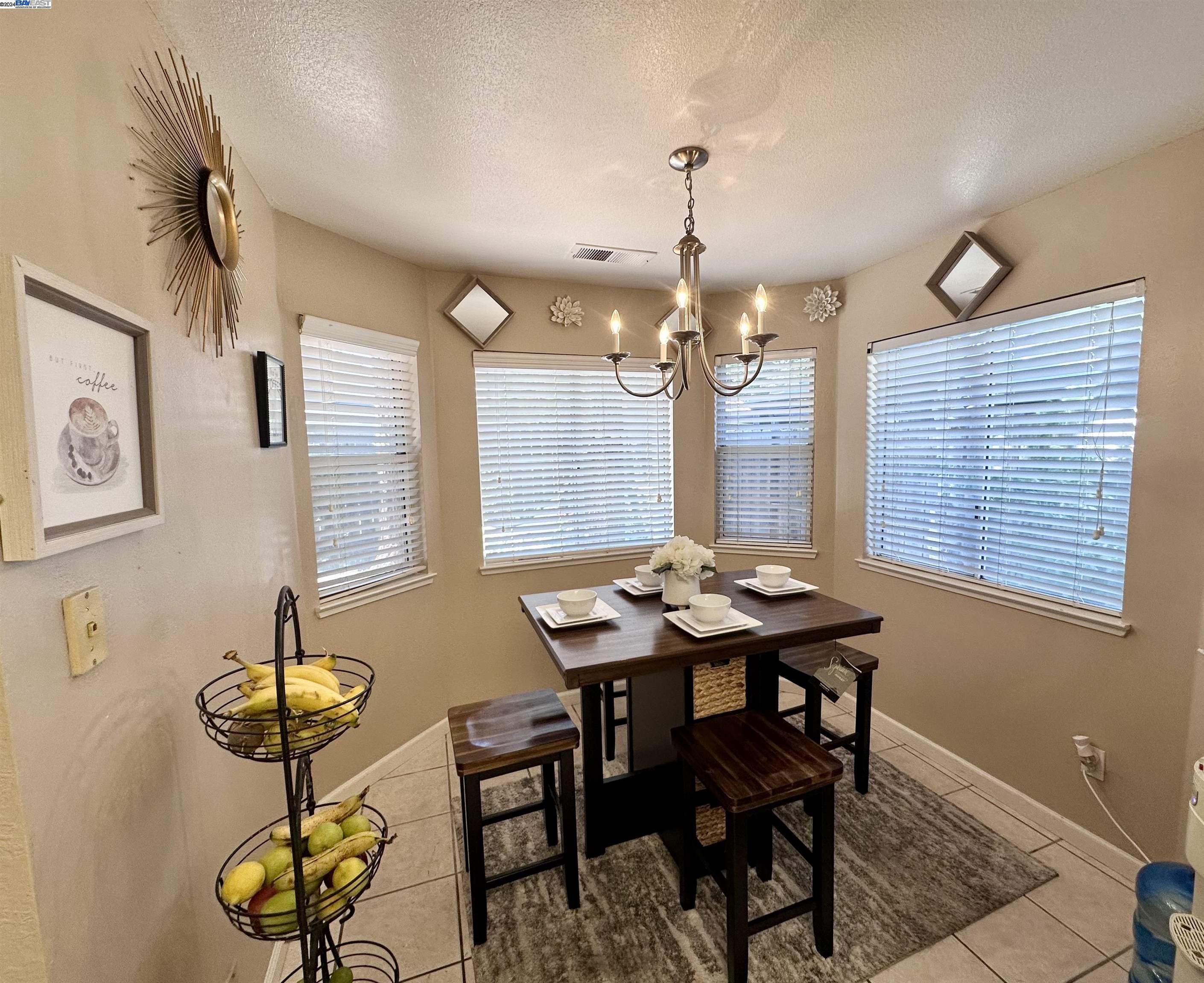 Detail Gallery Image 8 of 26 For 272 Patricia Pl, Lathrop,  CA 95330 - 4 Beds | 2 Baths