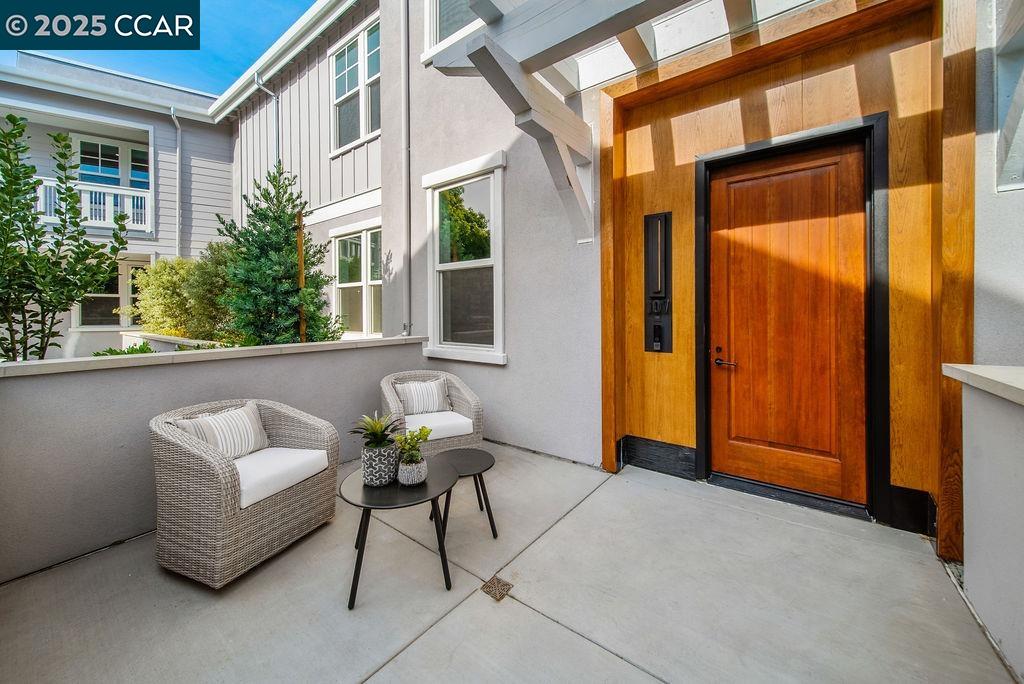 Detail Gallery Image 2 of 32 For 600 Hartz Ave #107,  Danville,  CA 94526 - 2 Beds | 2/1 Baths