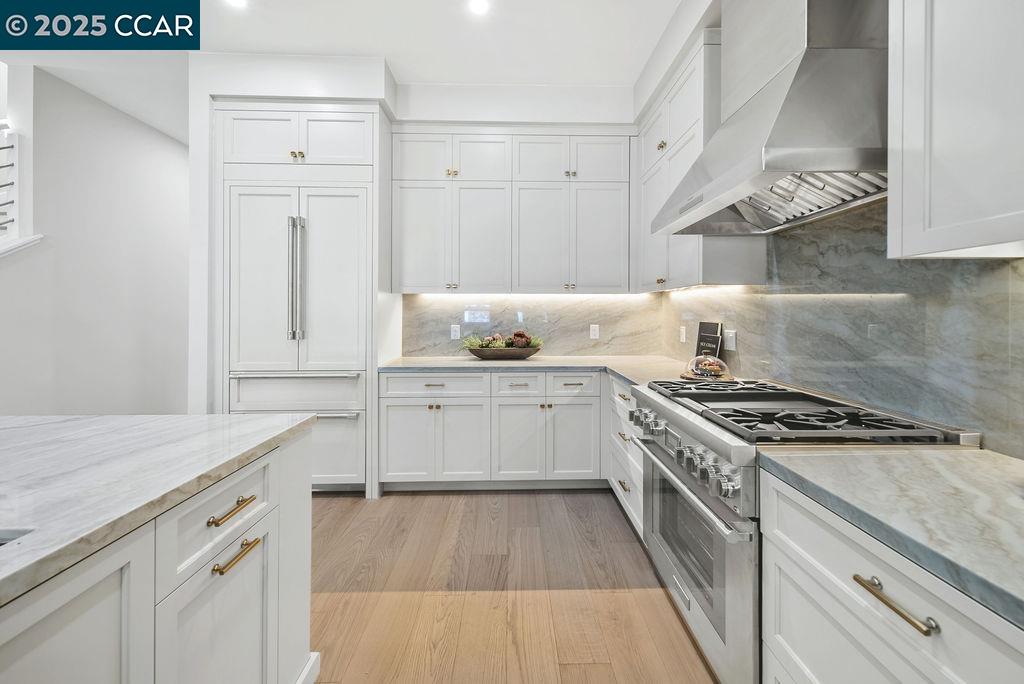 Detail Gallery Image 11 of 32 For 600 Hartz Ave #107,  Danville,  CA 94526 - 2 Beds | 2/1 Baths