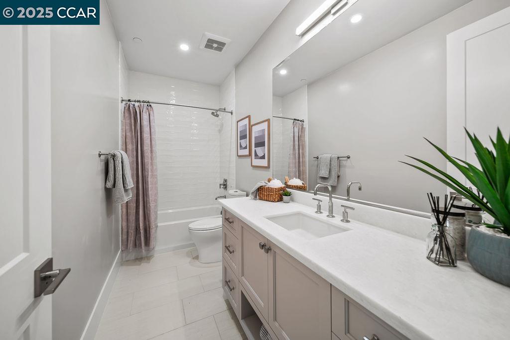 Detail Gallery Image 17 of 32 For 600 Hartz Ave #107,  Danville,  CA 94526 - 2 Beds | 2/1 Baths