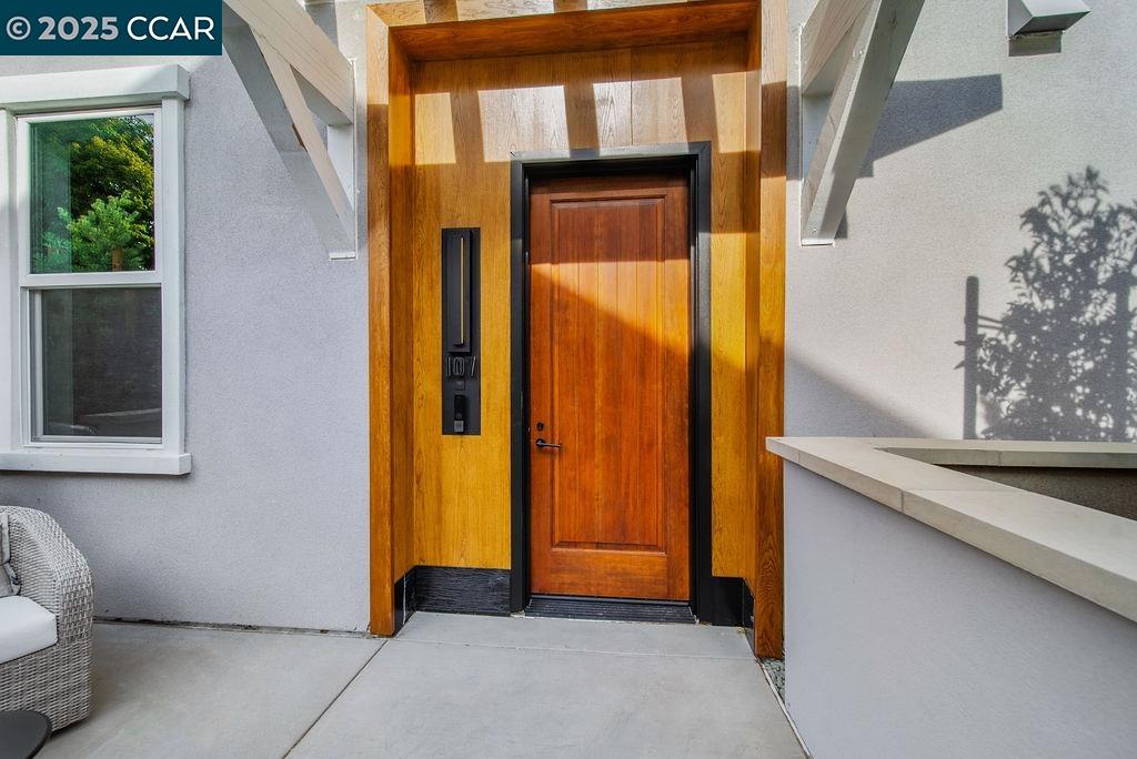 Detail Gallery Image 3 of 32 For 600 Hartz Ave #107,  Danville,  CA 94526 - 2 Beds | 2/1 Baths