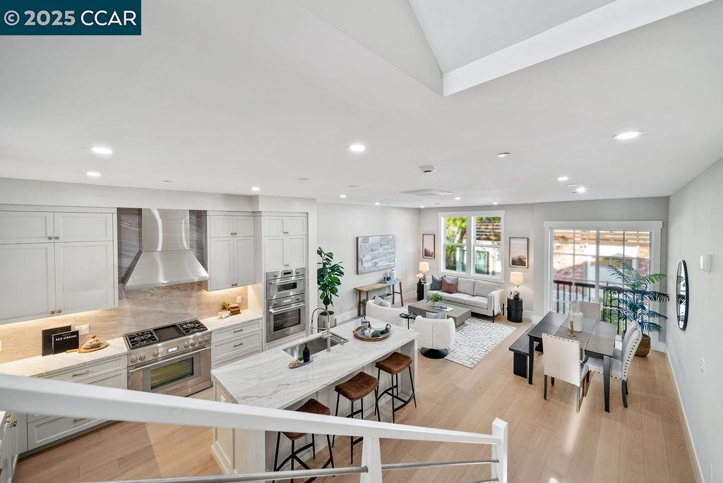 Detail Gallery Image 4 of 32 For 600 Hartz Ave #107,  Danville,  CA 94526 - 2 Beds | 2/1 Baths