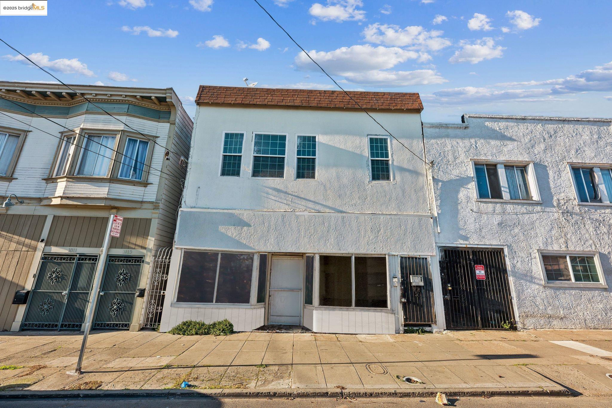1815 13th Ave, Oakland, California 94606, ,Residential Income,For Sale,1815 13th Ave,41080027