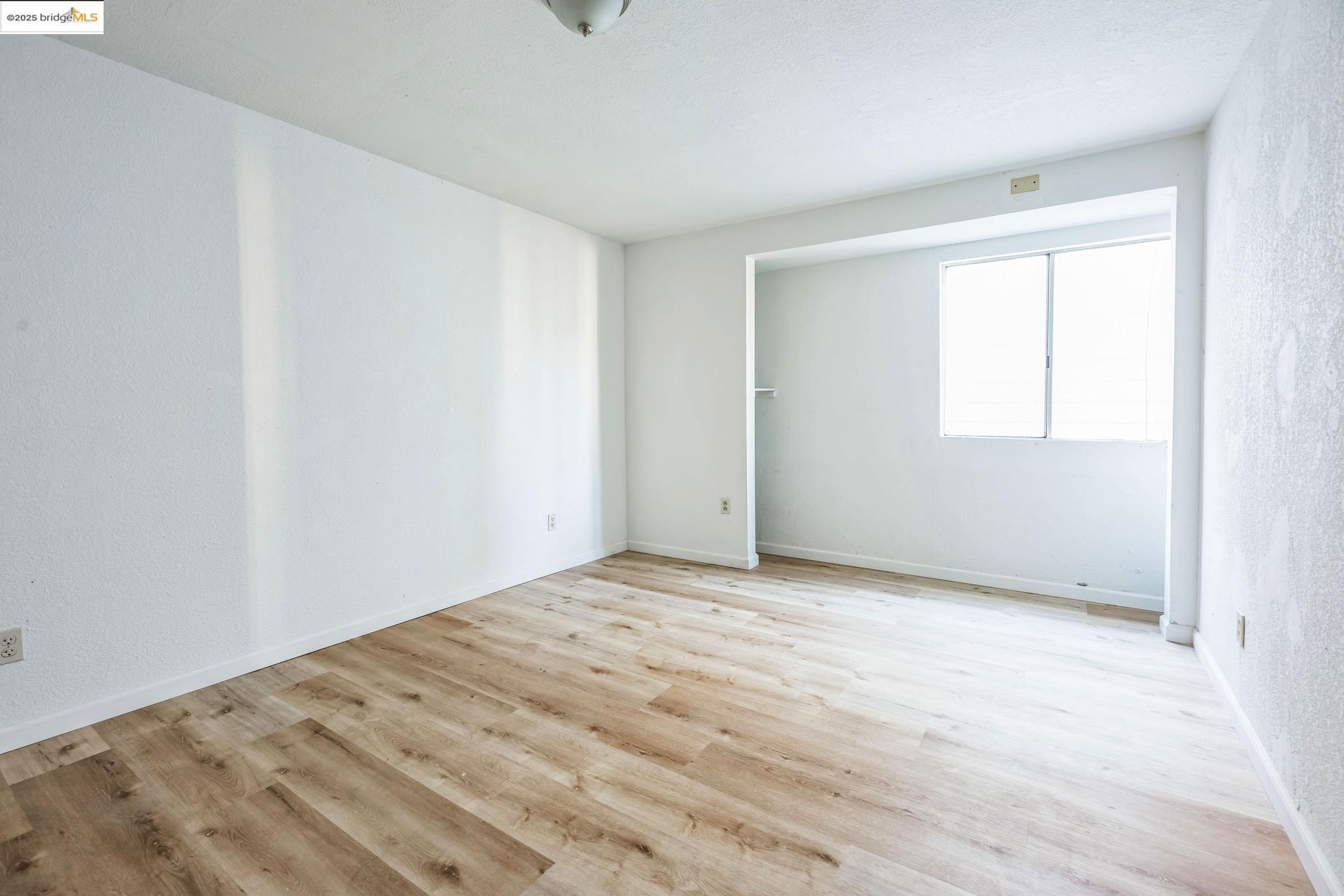 1815 13th Ave, Oakland, California 94606, ,Residential Income,For Sale,1815 13th Ave,41080027