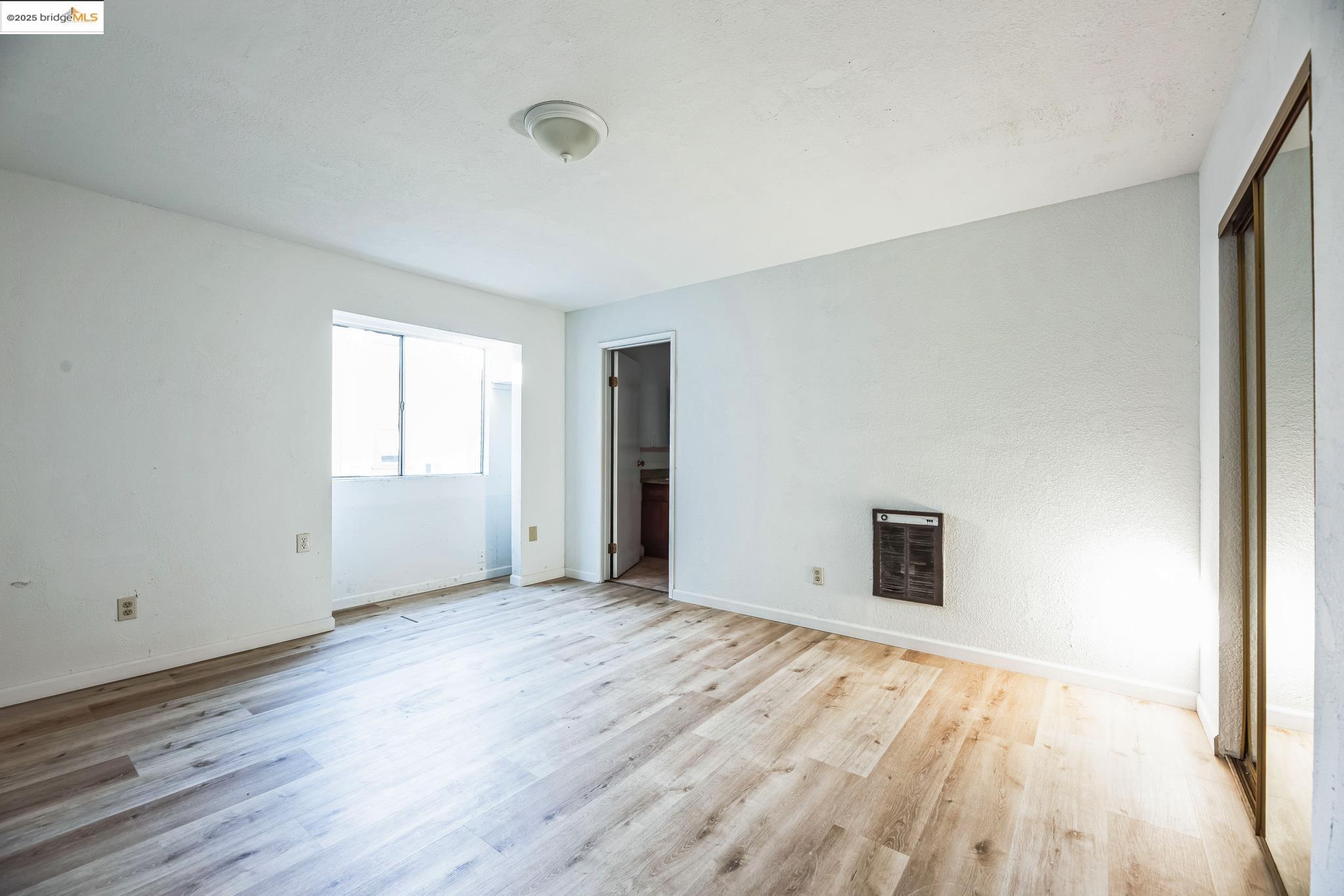 1815 13th Ave, Oakland, California 94606, ,Residential Income,For Sale,1815 13th Ave,41080027