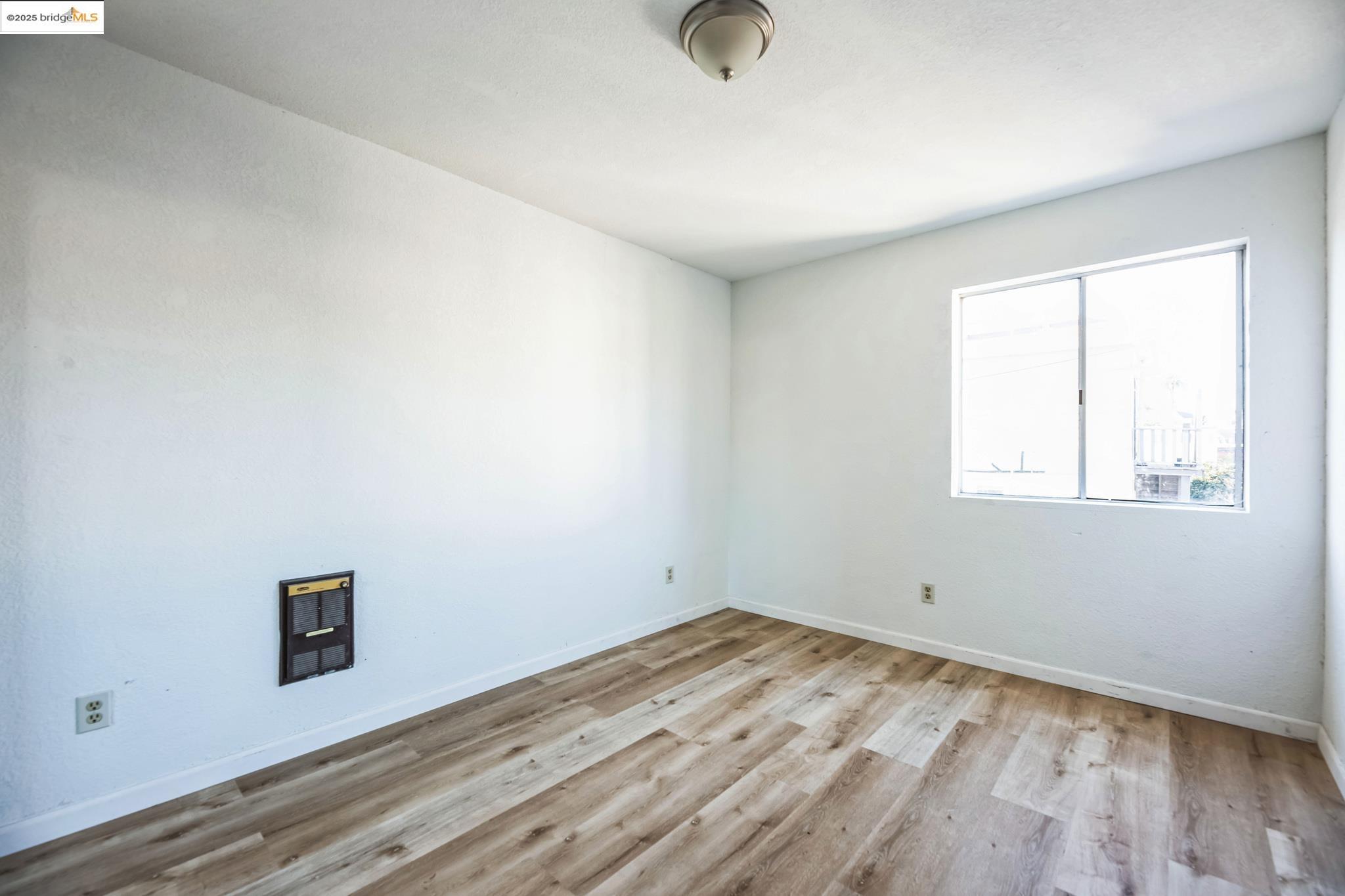 1815 13th Ave, Oakland, California 94606, ,Residential Income,For Sale,1815 13th Ave,41080027
