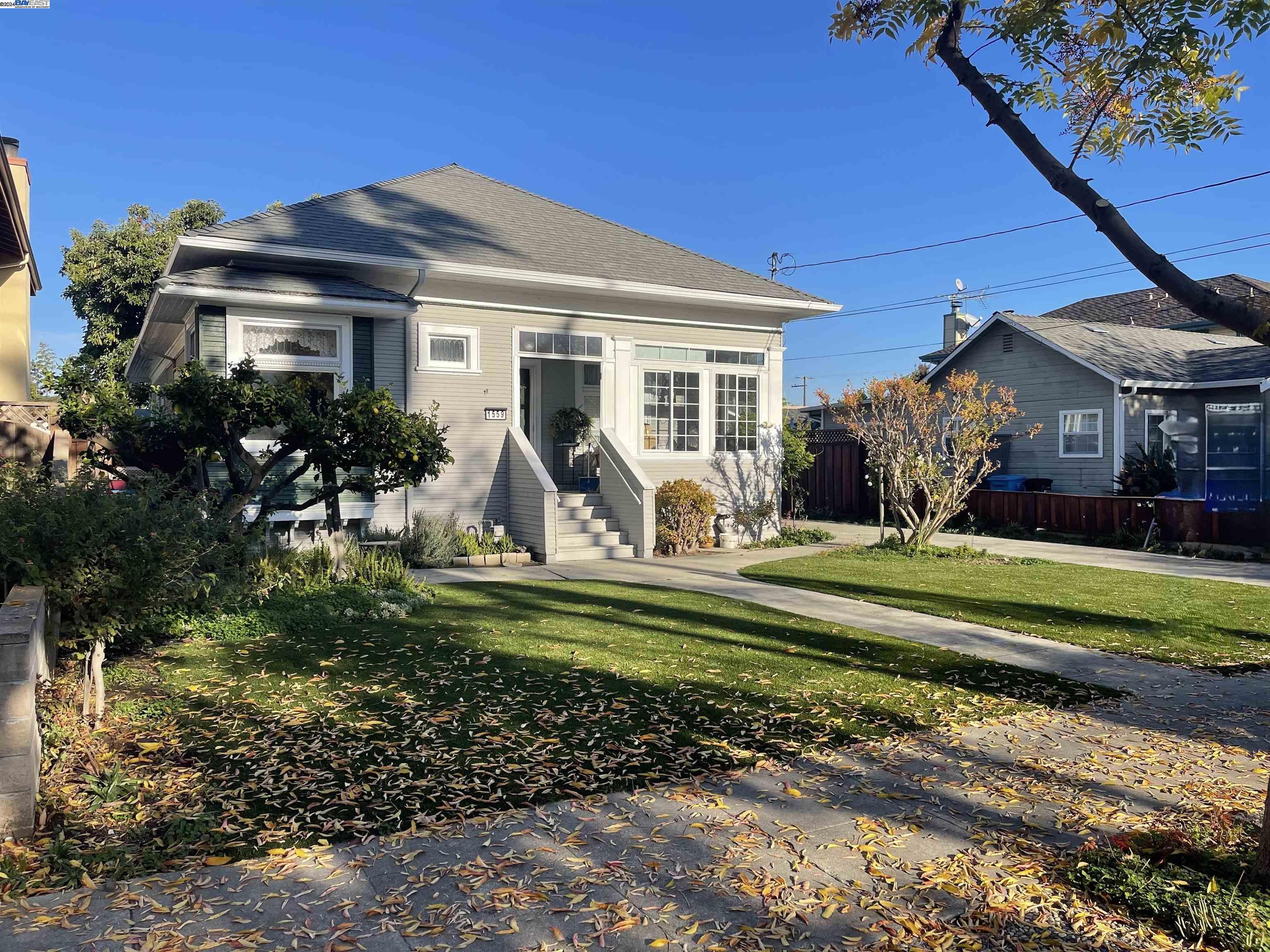 Detail Gallery Image 1 of 1 For 1559 Harrison St, Santa Clara,  CA 95050 - 4 Beds | 3 Baths
