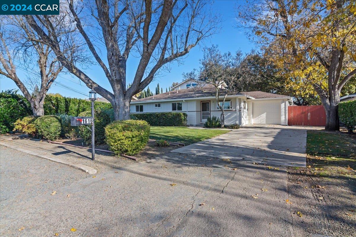Detail Gallery Image 1 of 1 For 1616 Franrose Ln, Concord,  CA 94519 - 4 Beds | 3 Baths