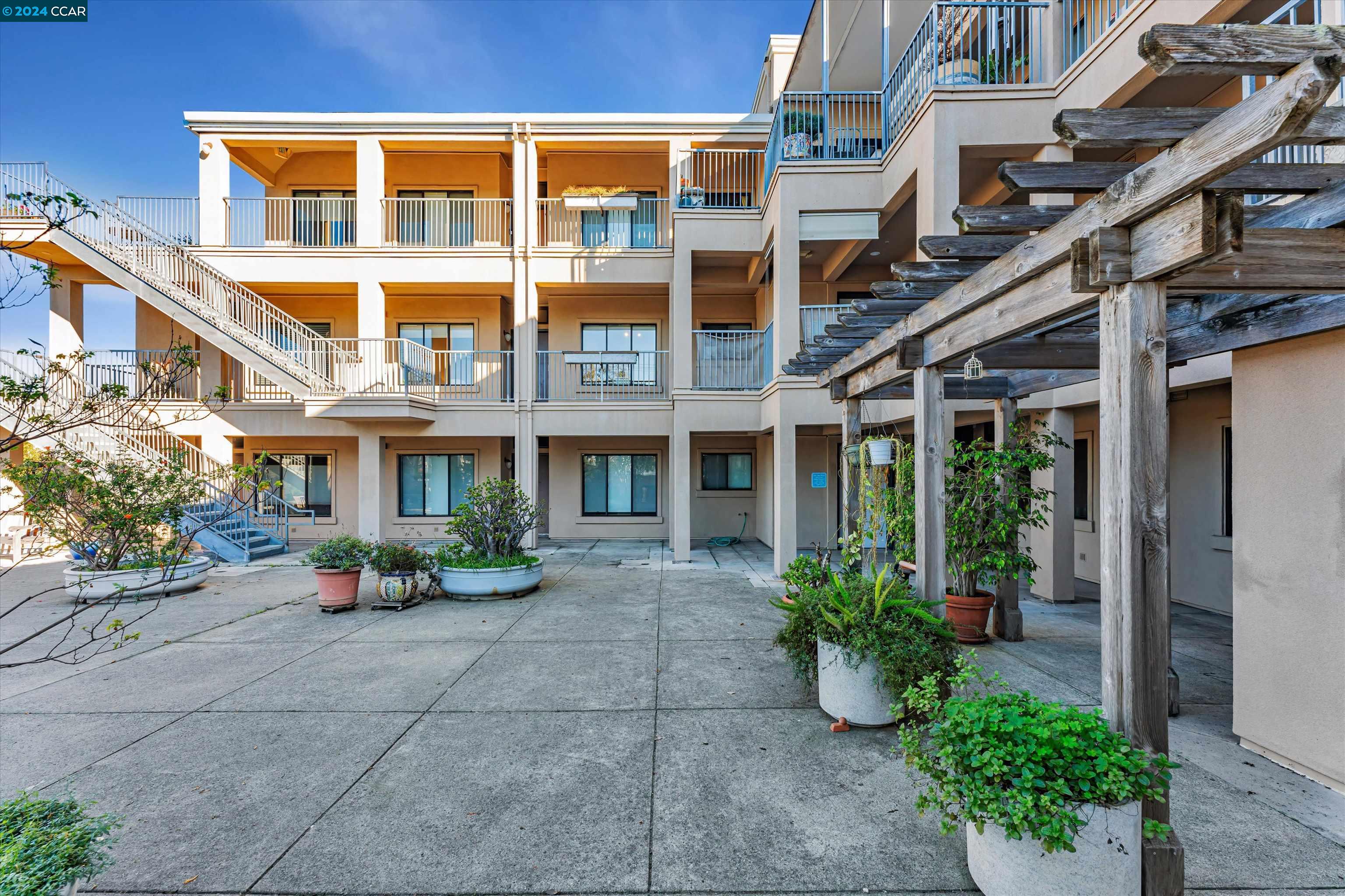 Photo #4: 41080104 Listing 