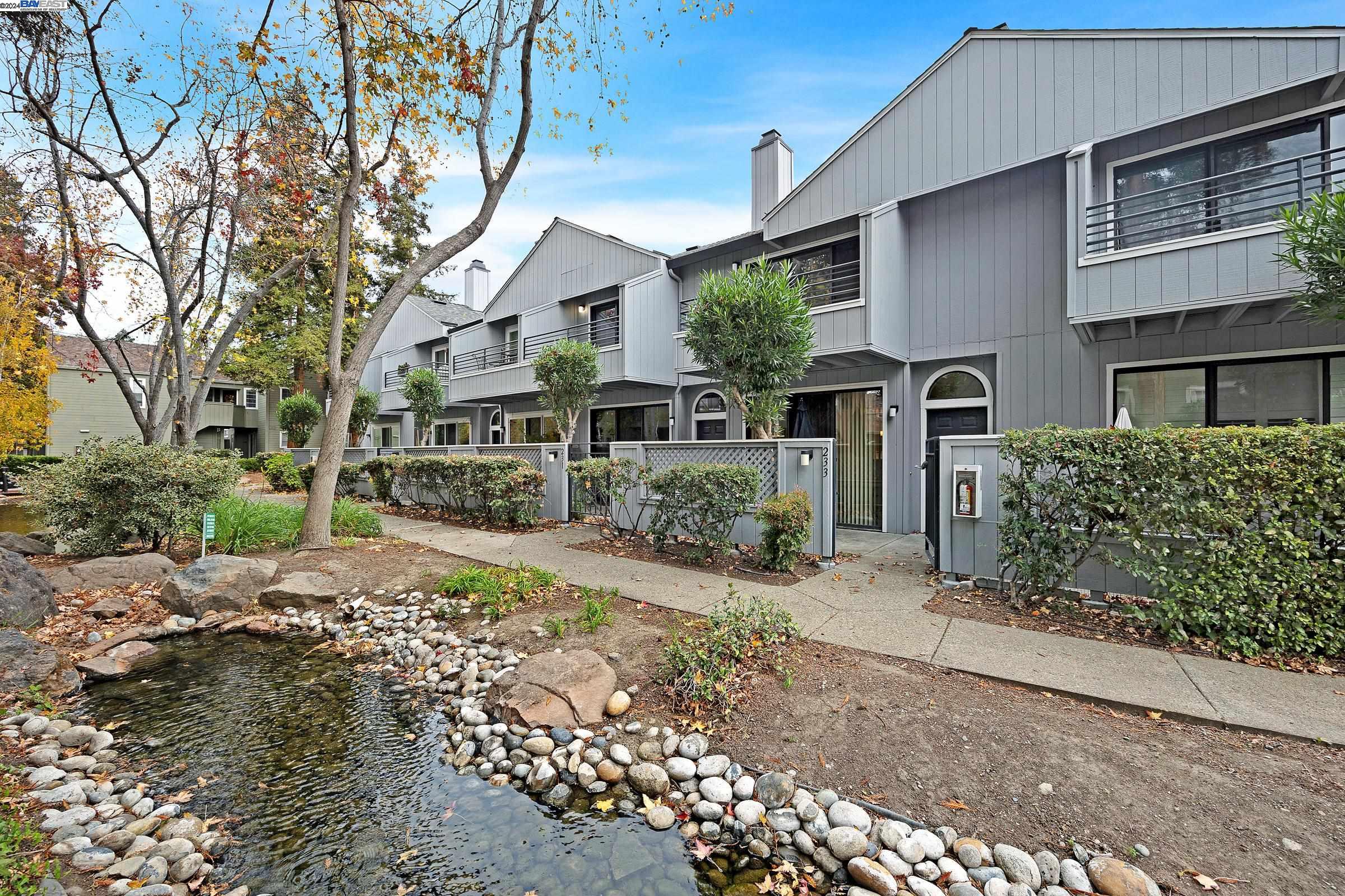 More Details about MLS # 41080106 : 233 SUNSPRING CT