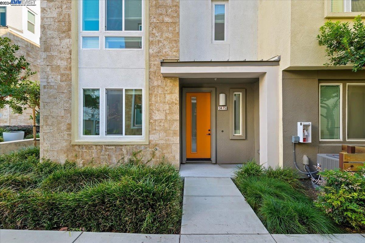 More Details about MLS # 41080142 : 3475 VERTEX WAY