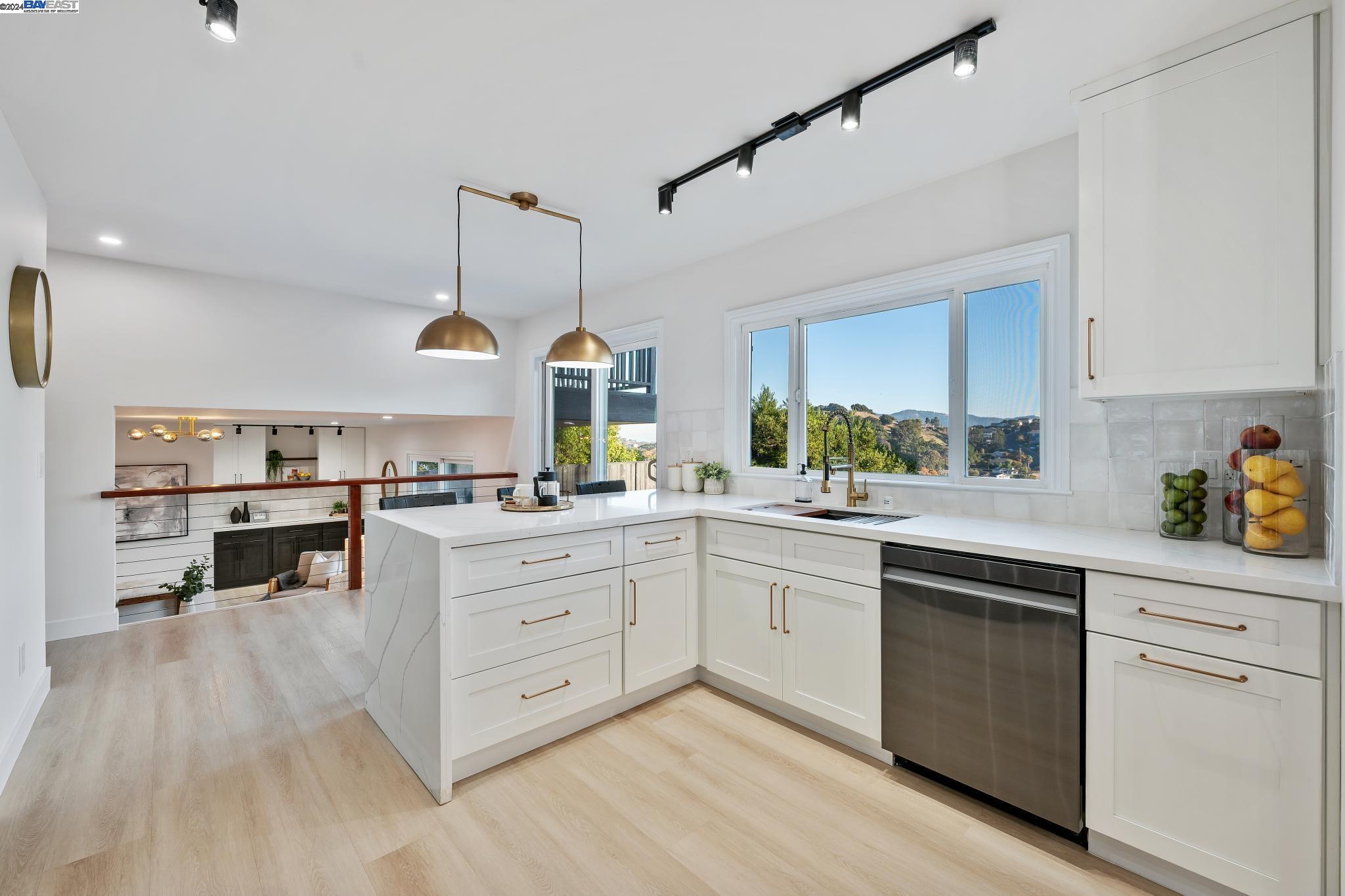 442 Cedar Hill Dr, San Rafael, California 94903, 3 Bedrooms Bedrooms, ,2 BathroomsBathrooms,Residential,For Sale,442 Cedar Hill Dr,41080158