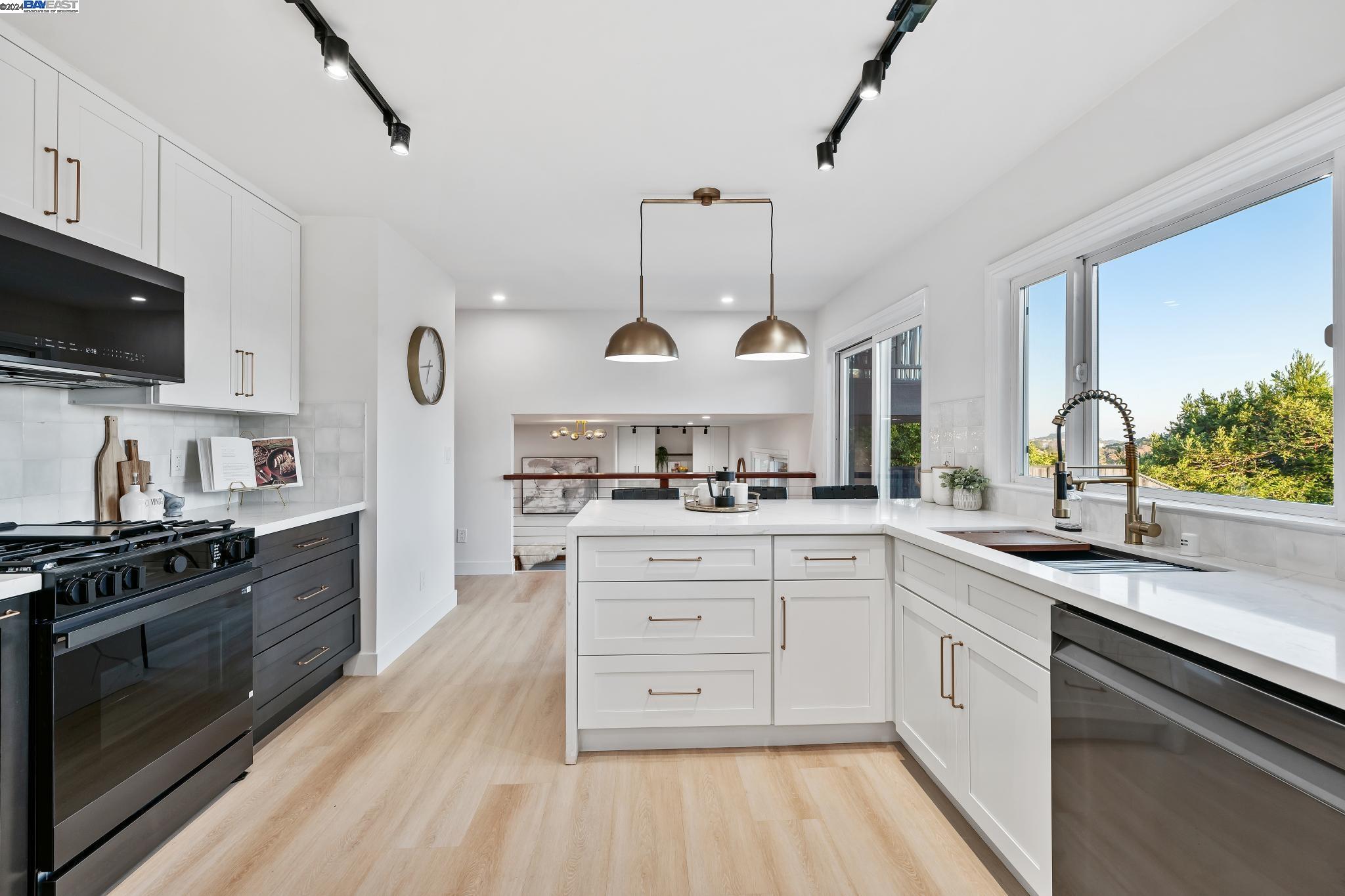442 Cedar Hill Dr, San Rafael, California 94903, 3 Bedrooms Bedrooms, ,2 BathroomsBathrooms,Residential,For Sale,442 Cedar Hill Dr,41080158