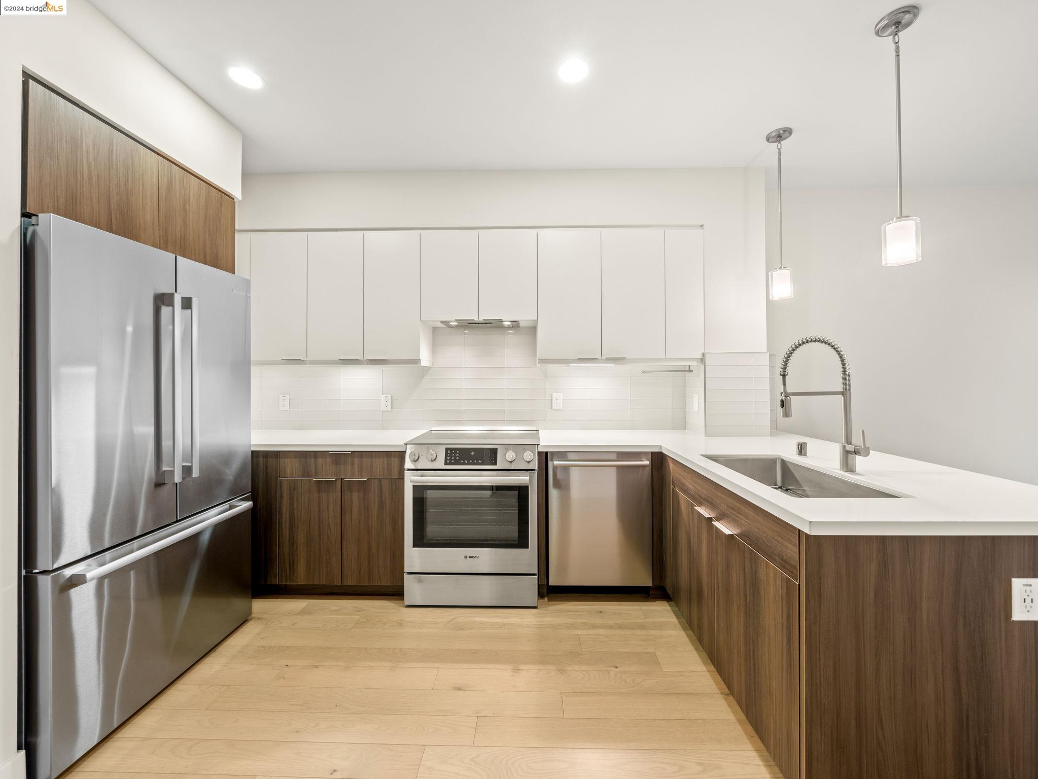 901 Jefferson St # 211, Oakland, California 94607, 1 Bedroom Bedrooms, 3 Rooms Rooms,1 BathroomBathrooms,Residential,For Sale,901 Jefferson St # 211,41080162