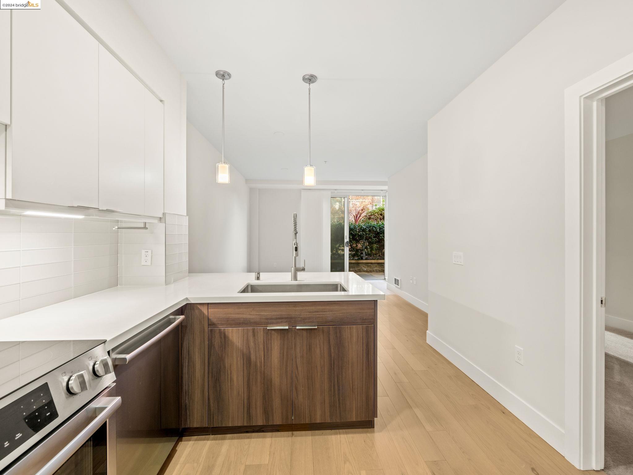 901 Jefferson St # 211, Oakland, California 94607, 1 Bedroom Bedrooms, 3 Rooms Rooms,1 BathroomBathrooms,Residential,For Sale,901 Jefferson St # 211,41080162