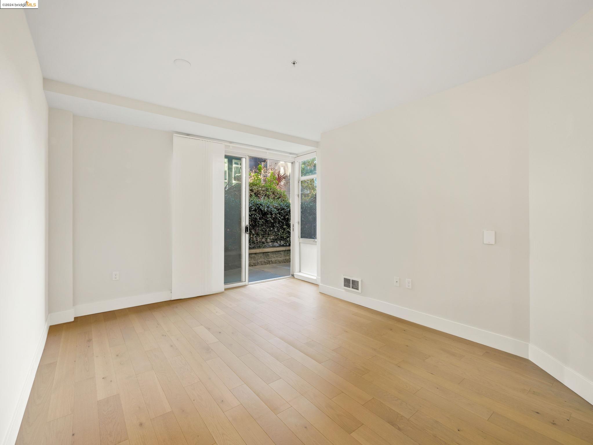 901 Jefferson St # 211, Oakland, California 94607, 1 Bedroom Bedrooms, 3 Rooms Rooms,1 BathroomBathrooms,Residential,For Sale,901 Jefferson St # 211,41080162