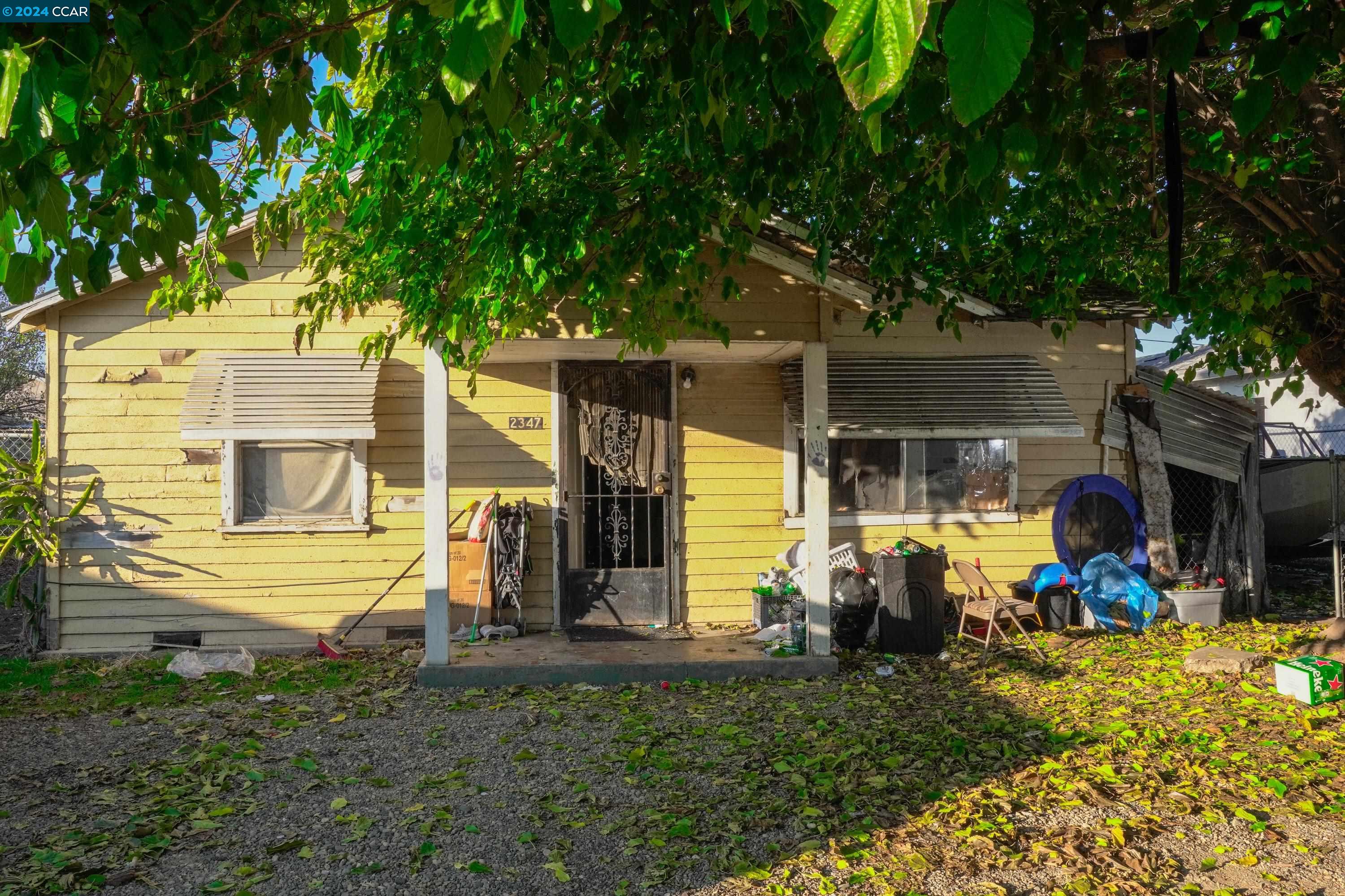 Detail Gallery Image 2 of 59 For 2347 E Alpine Ave, Stockton,  CA 95205 - 4 Beds | 1 Baths