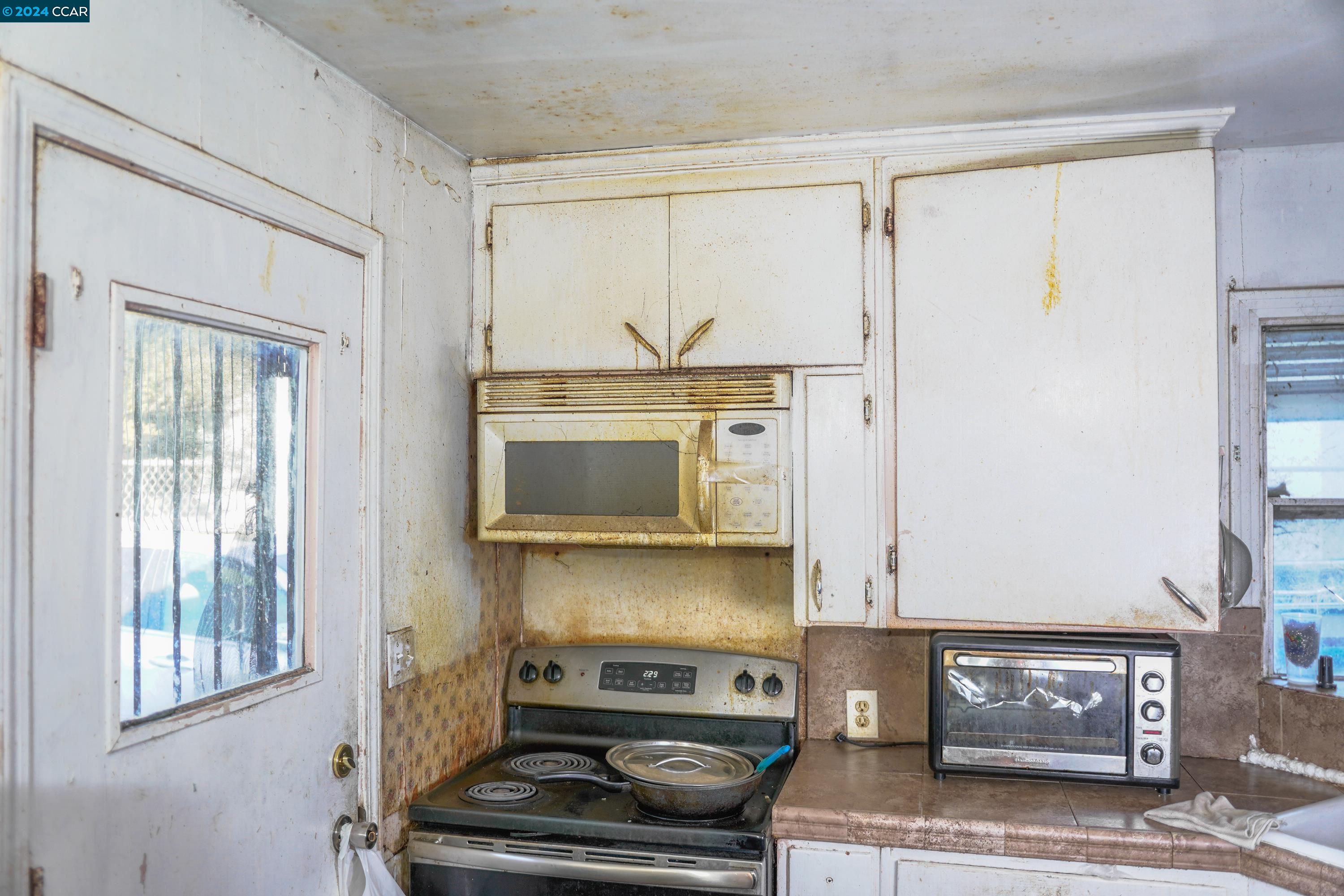 Detail Gallery Image 16 of 59 For 2347 E Alpine Ave, Stockton,  CA 95205 - 4 Beds | 1 Baths