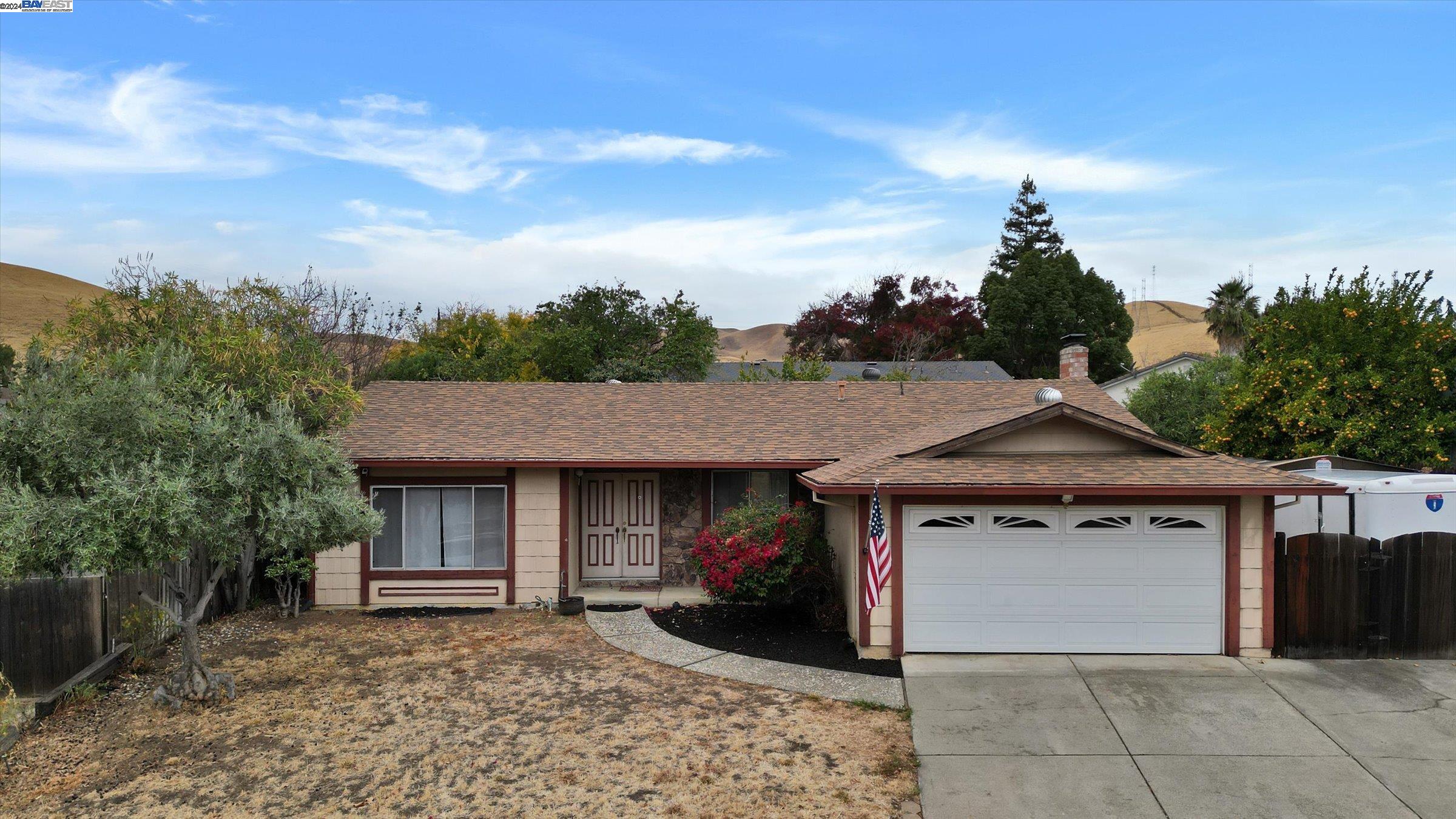 Detail Gallery Image 1 of 1 For 4 Pacini Ave, Pittsburg,  CA 94565 - 3 Beds | 2 Baths