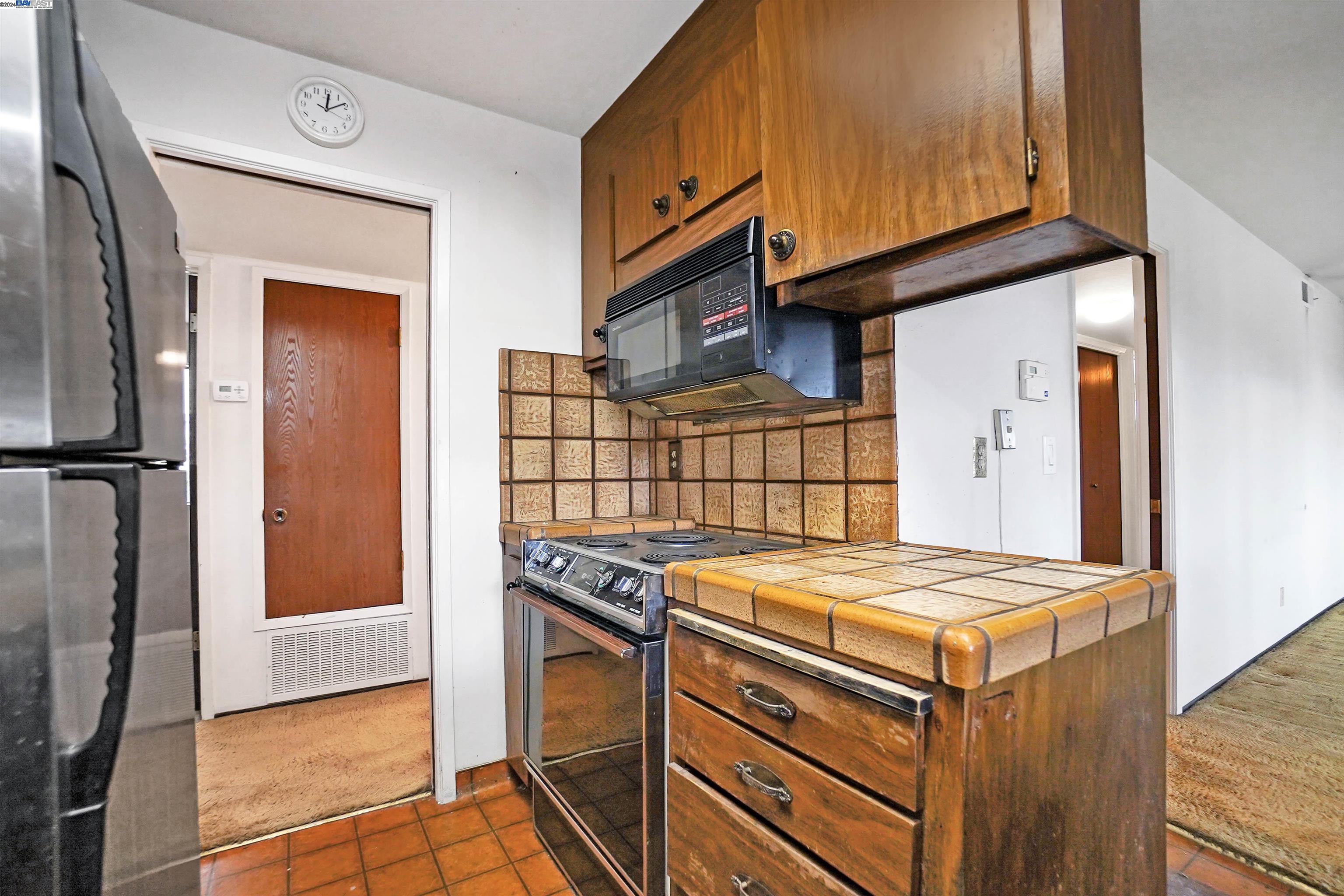 Detail Gallery Image 9 of 38 For 1550 Bancroft Ave #412,  San Leandro,  CA 94577 - 3 Beds | 2 Baths