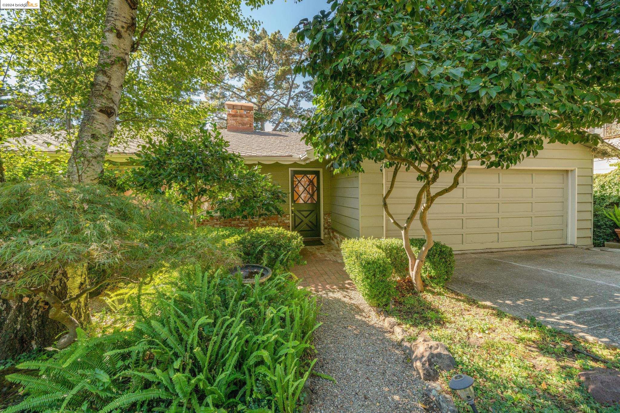 Detail Gallery Image 1 of 1 For 6435 Melville Dr, Oakland,  CA 94611 - 5 Beds | 3 Baths