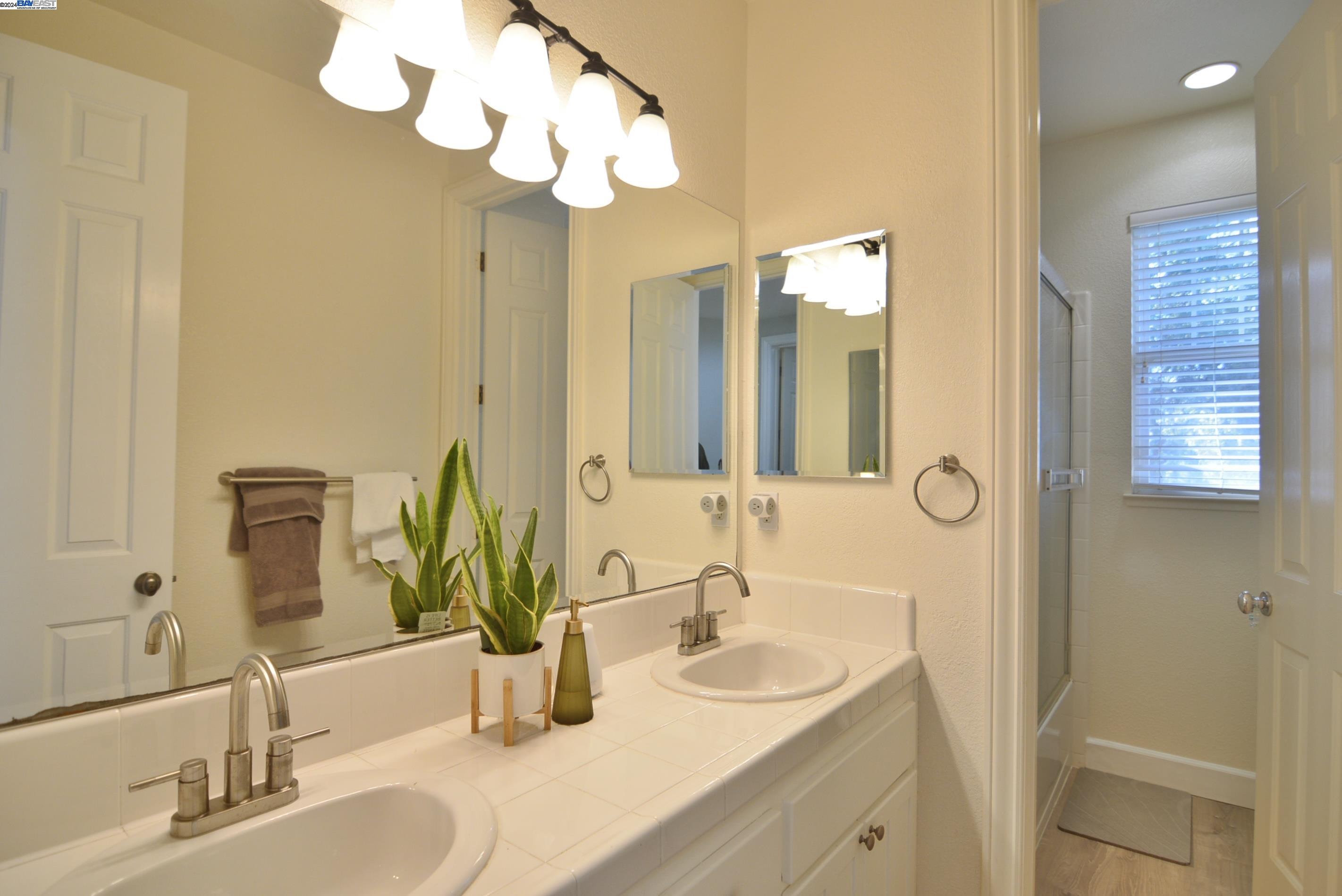 Detail Gallery Image 26 of 58 For 112 Hampton Place, Hercules,  CA 94547 - 5 Beds | 3/1 Baths