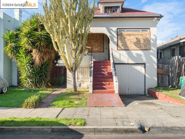 Detail Gallery Image 1 of 1 For 1475 70th Ave, Oakland,  CA 94621 - 4 Beds | 1/1 Baths