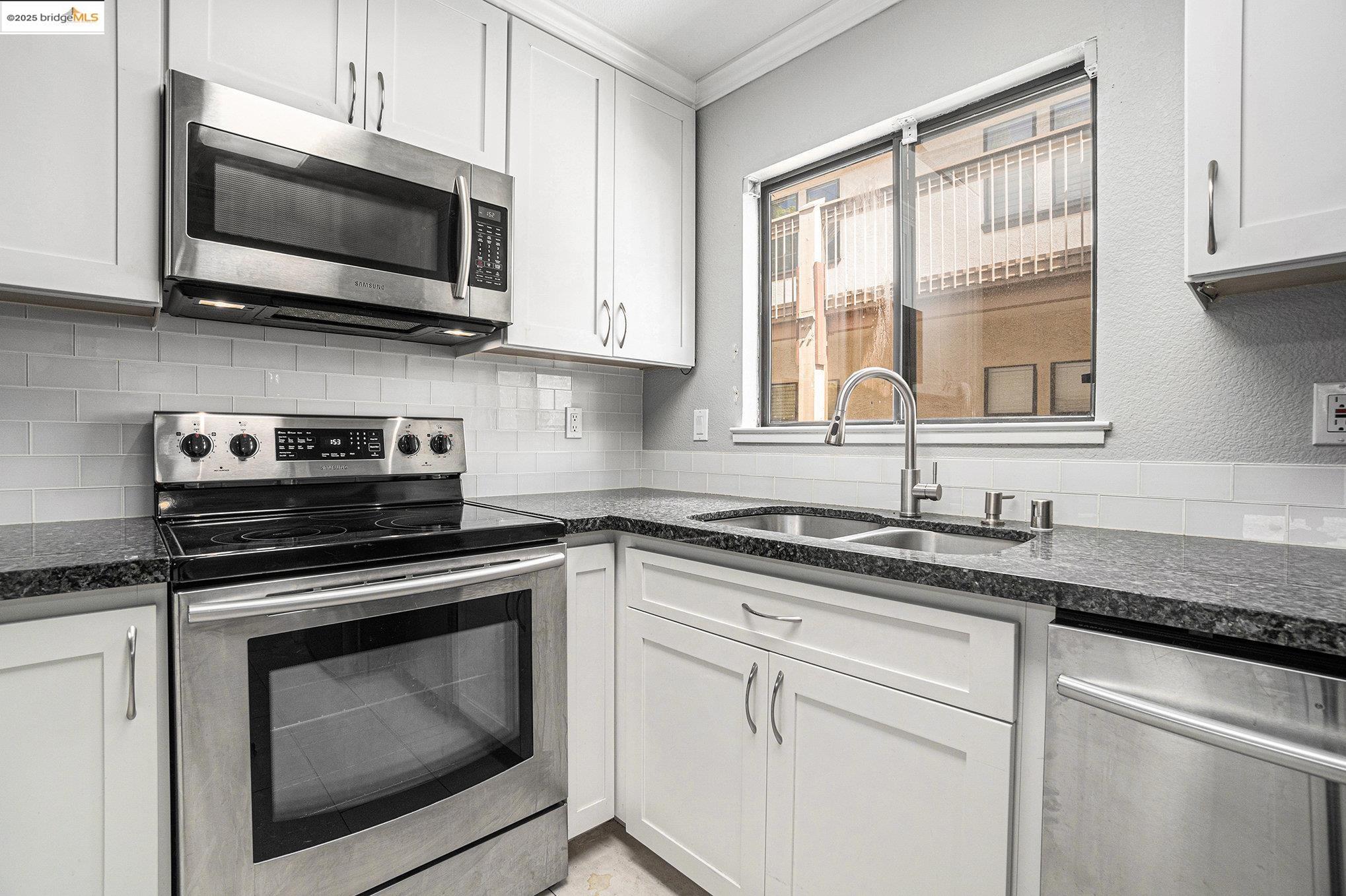 Photo #14: 41080281 Listing: Photo #14