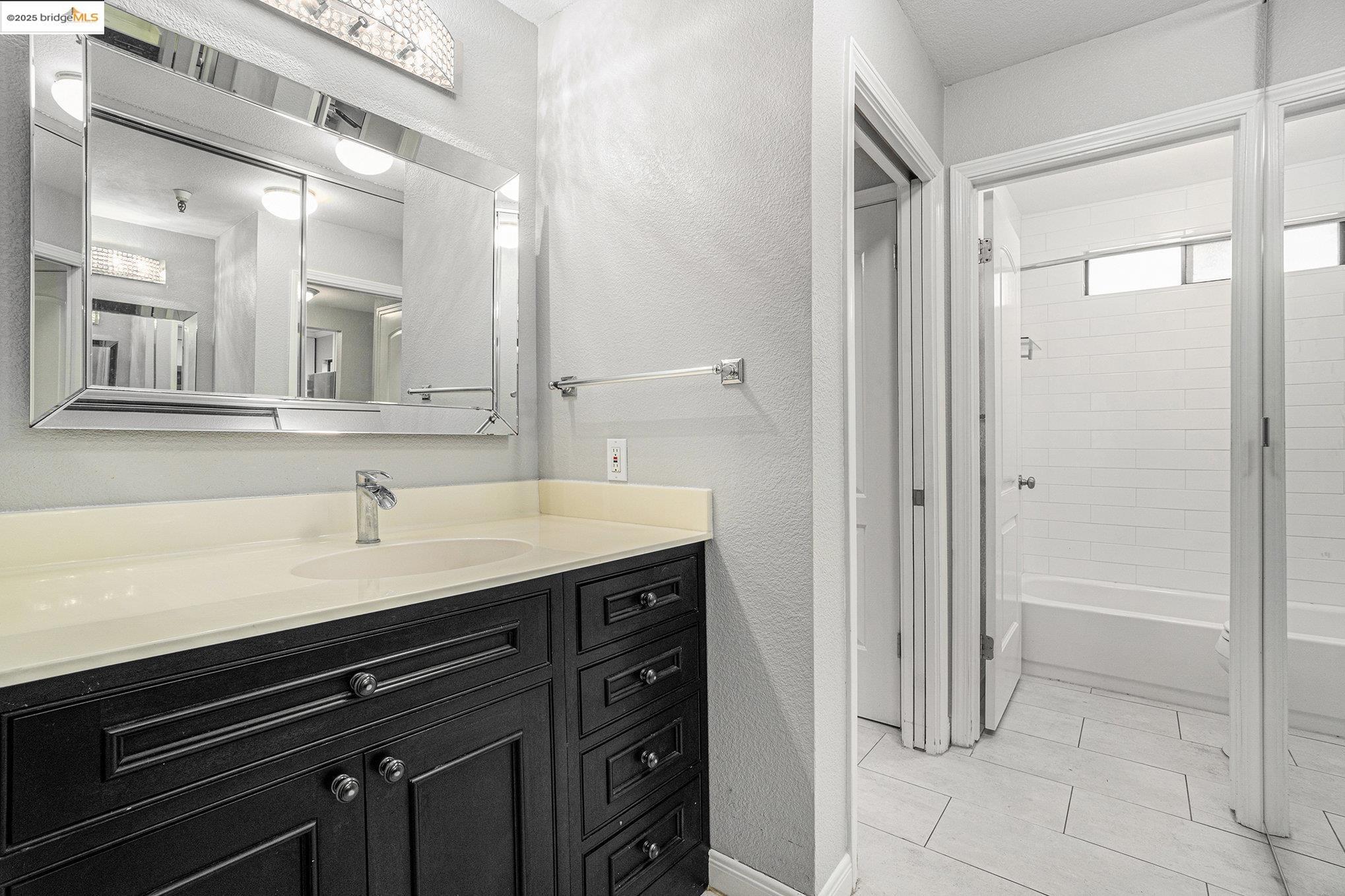 Photo #15: 41080281 Listing: Photo #15