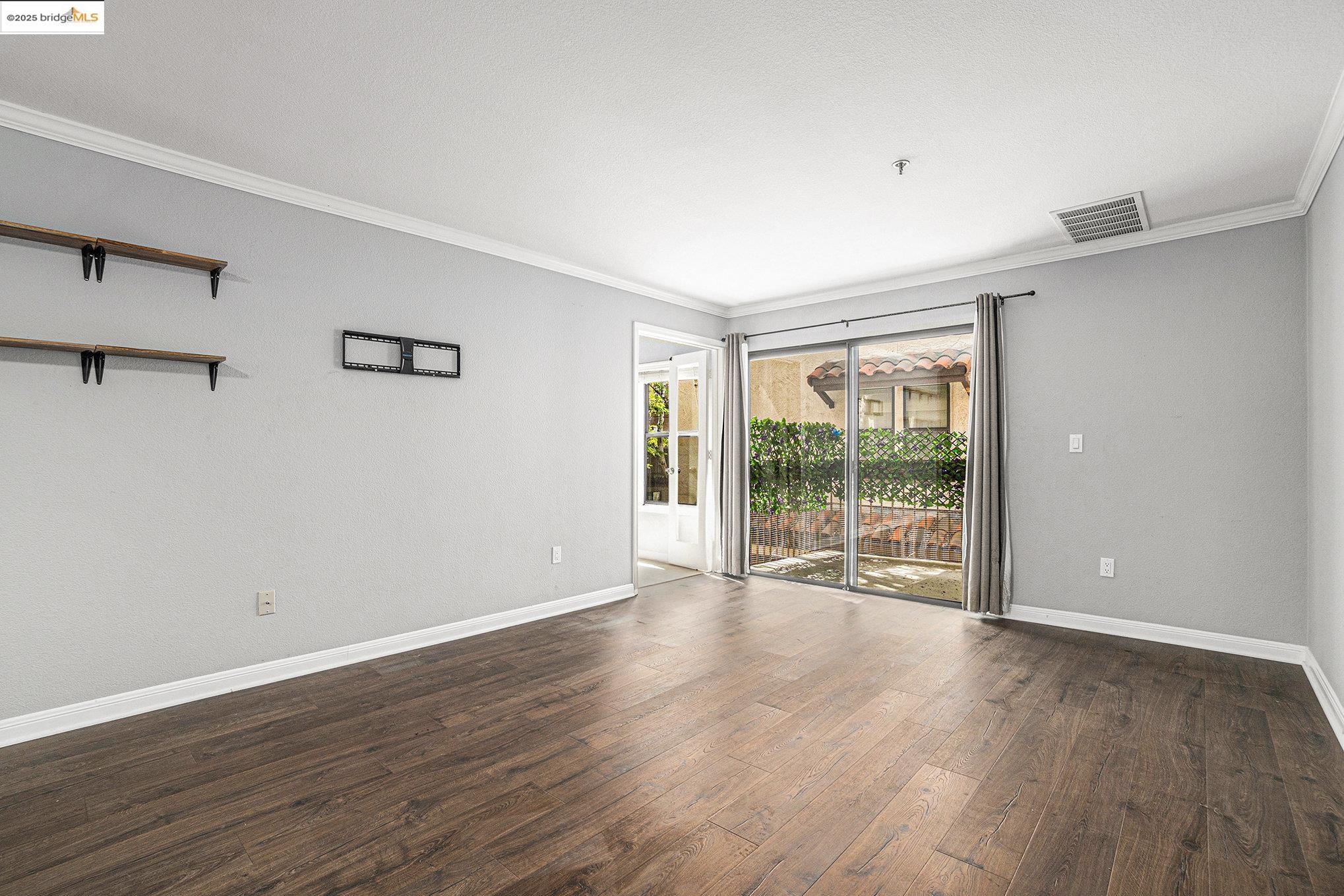 Photo #8: 41080281 Listing: Photo #8
