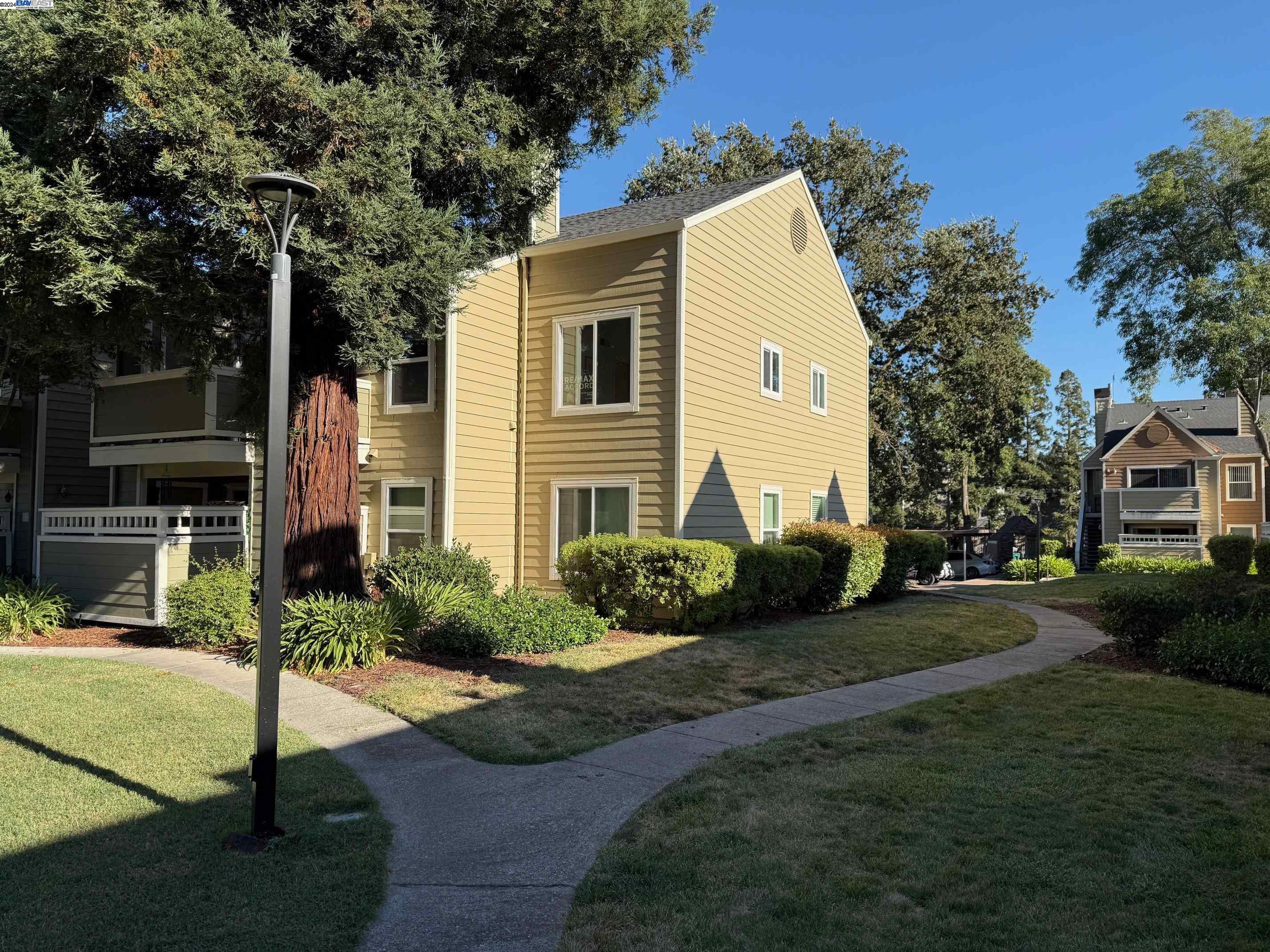 MLS: 41080290 Condo For Sale