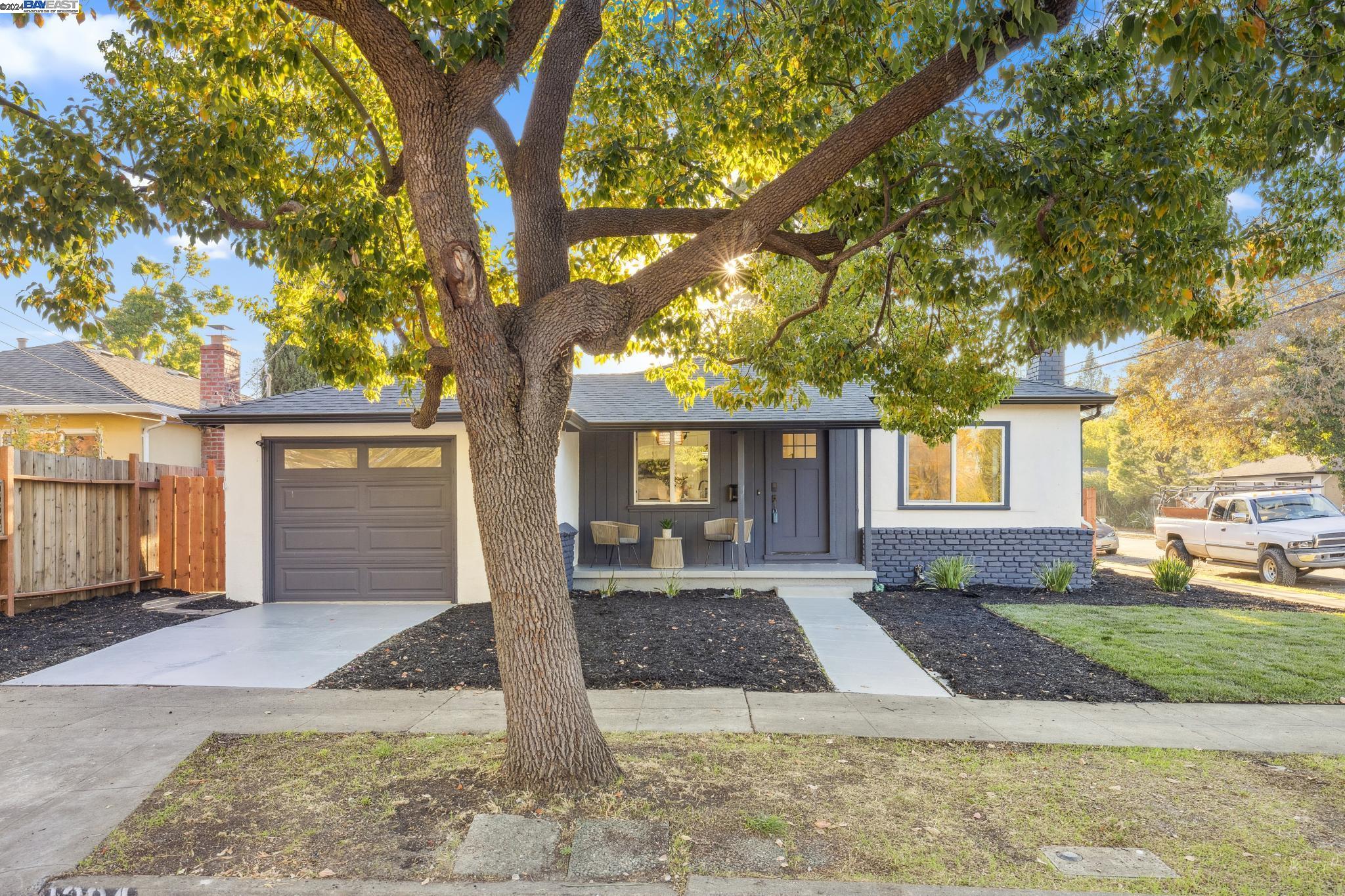 Detail Gallery Image 1 of 1 For 1204 Junipero Ave, Redwood City,  CA 94061 - 3 Beds | 1 Baths