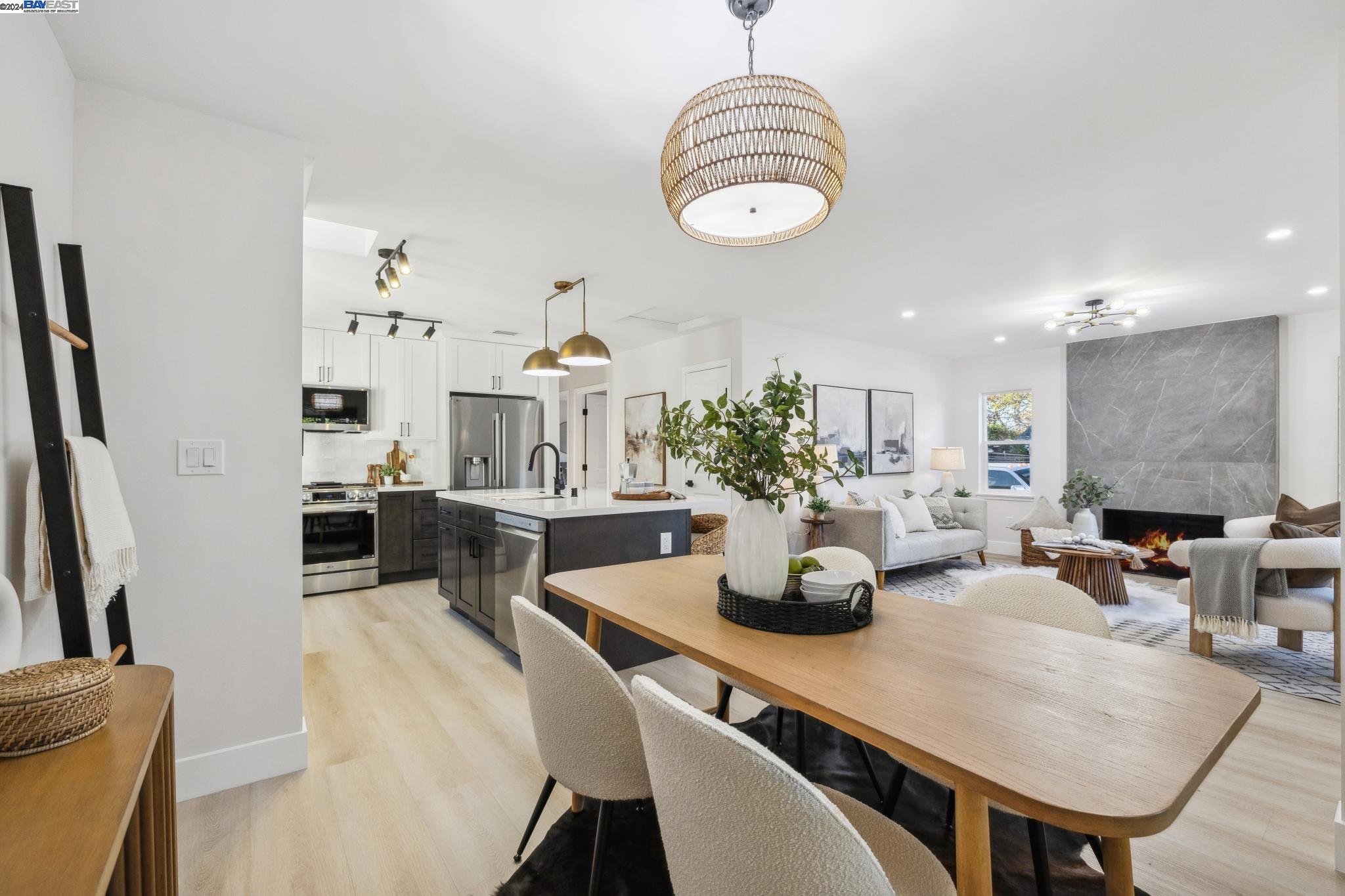 1204 Junipero Ave, Redwood City, California 94061, 3 Bedrooms Bedrooms, 5 Rooms Rooms,1 BathroomBathrooms,Residential,For Sale,1204 Junipero Ave,41080305