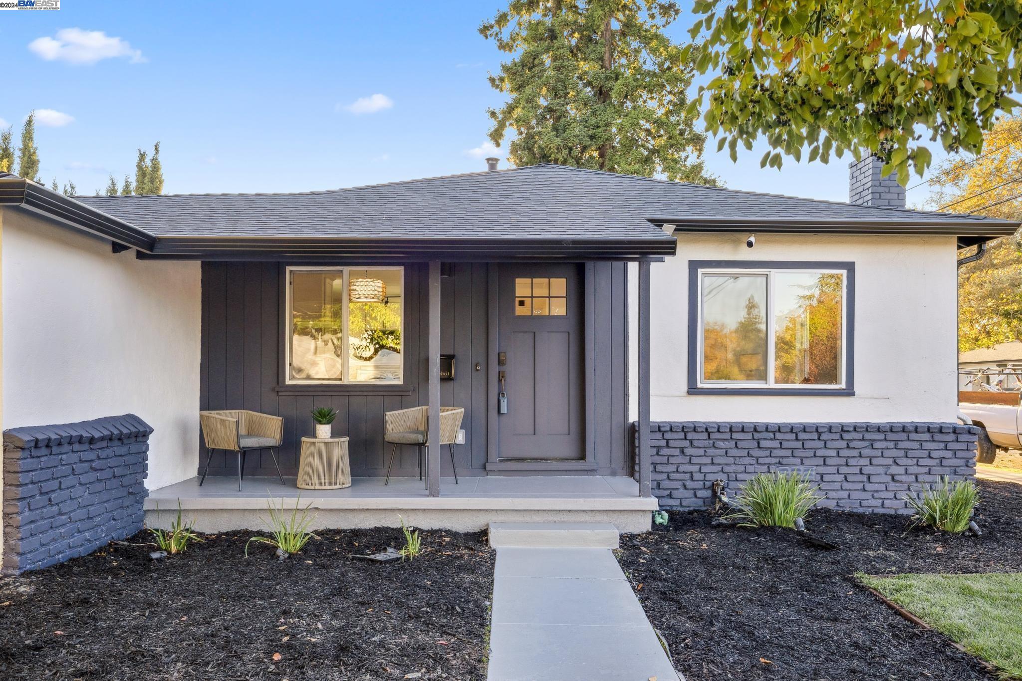 1204 Junipero Ave, Redwood City, California 94061, 3 Bedrooms Bedrooms, 5 Rooms Rooms,1 BathroomBathrooms,Residential,For Sale,1204 Junipero Ave,41080305