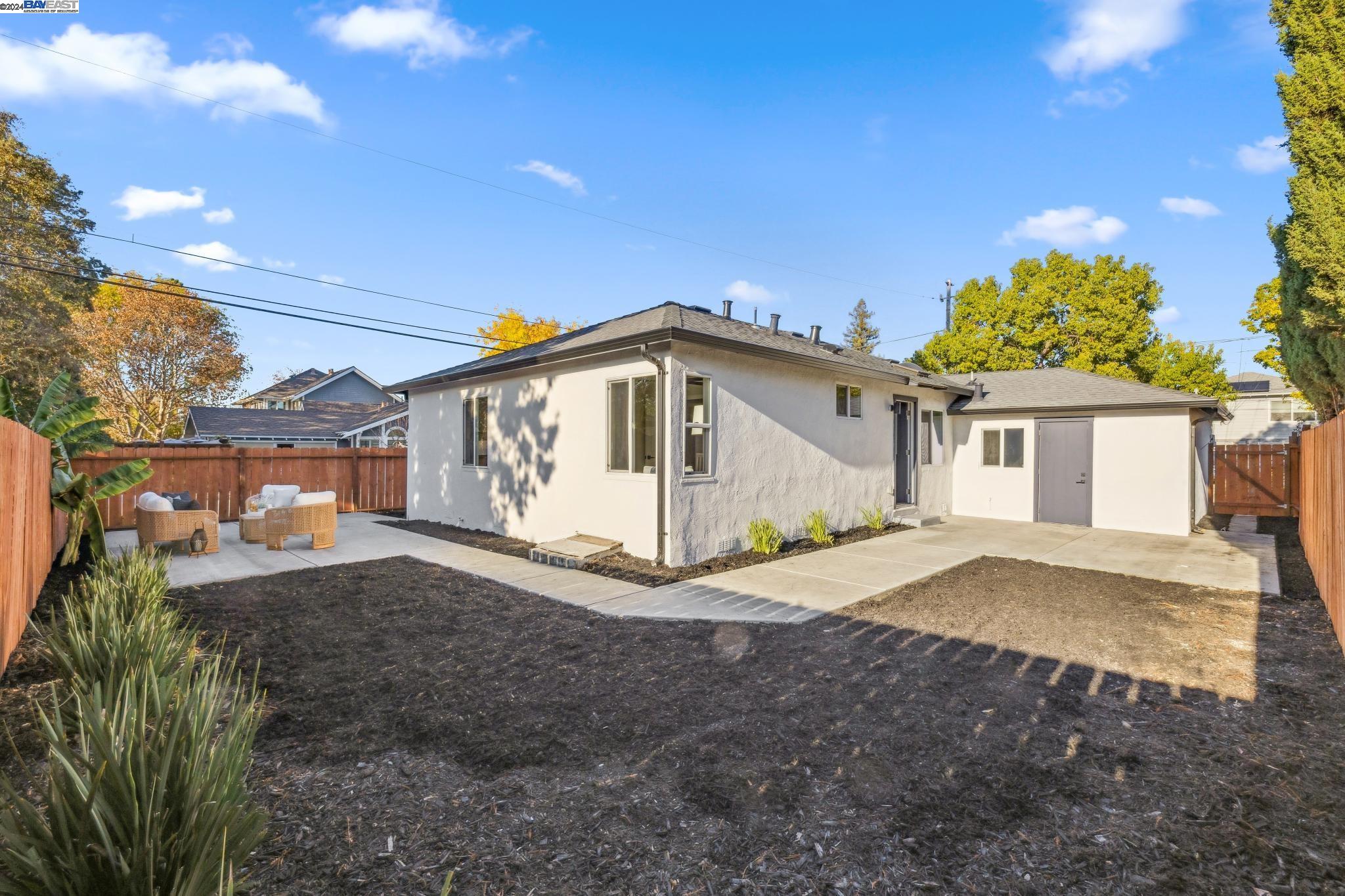 1204 Junipero Ave, Redwood City, California 94061, 3 Bedrooms Bedrooms, 5 Rooms Rooms,1 BathroomBathrooms,Residential,For Sale,1204 Junipero Ave,41080305