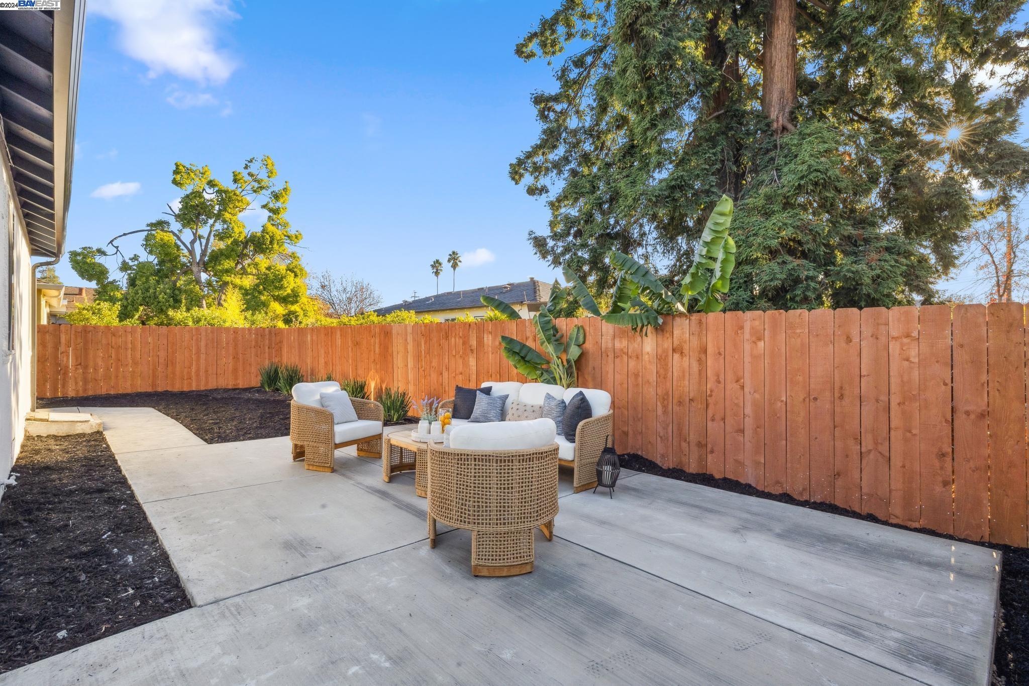 1204 Junipero Ave, Redwood City, California 94061, 3 Bedrooms Bedrooms, 5 Rooms Rooms,1 BathroomBathrooms,Residential,For Sale,1204 Junipero Ave,41080305