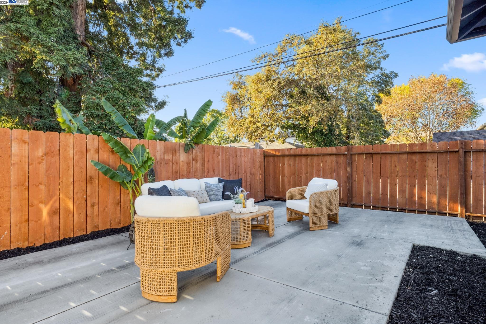 1204 Junipero Ave, Redwood City, California 94061, 3 Bedrooms Bedrooms, 5 Rooms Rooms,1 BathroomBathrooms,Residential,For Sale,1204 Junipero Ave,41080305